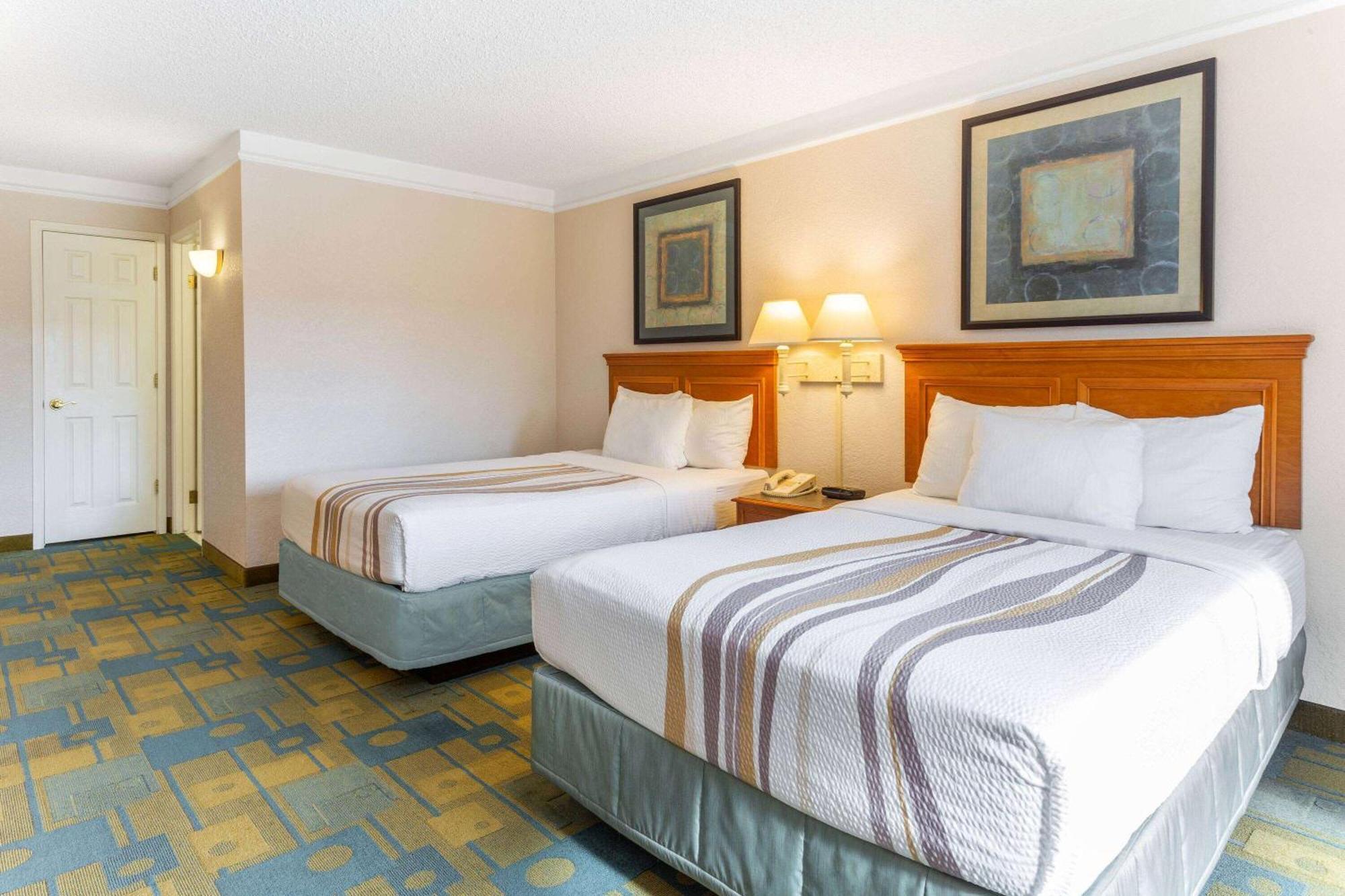 Deluxe Double Room Two Double Beds Non-Smoking
