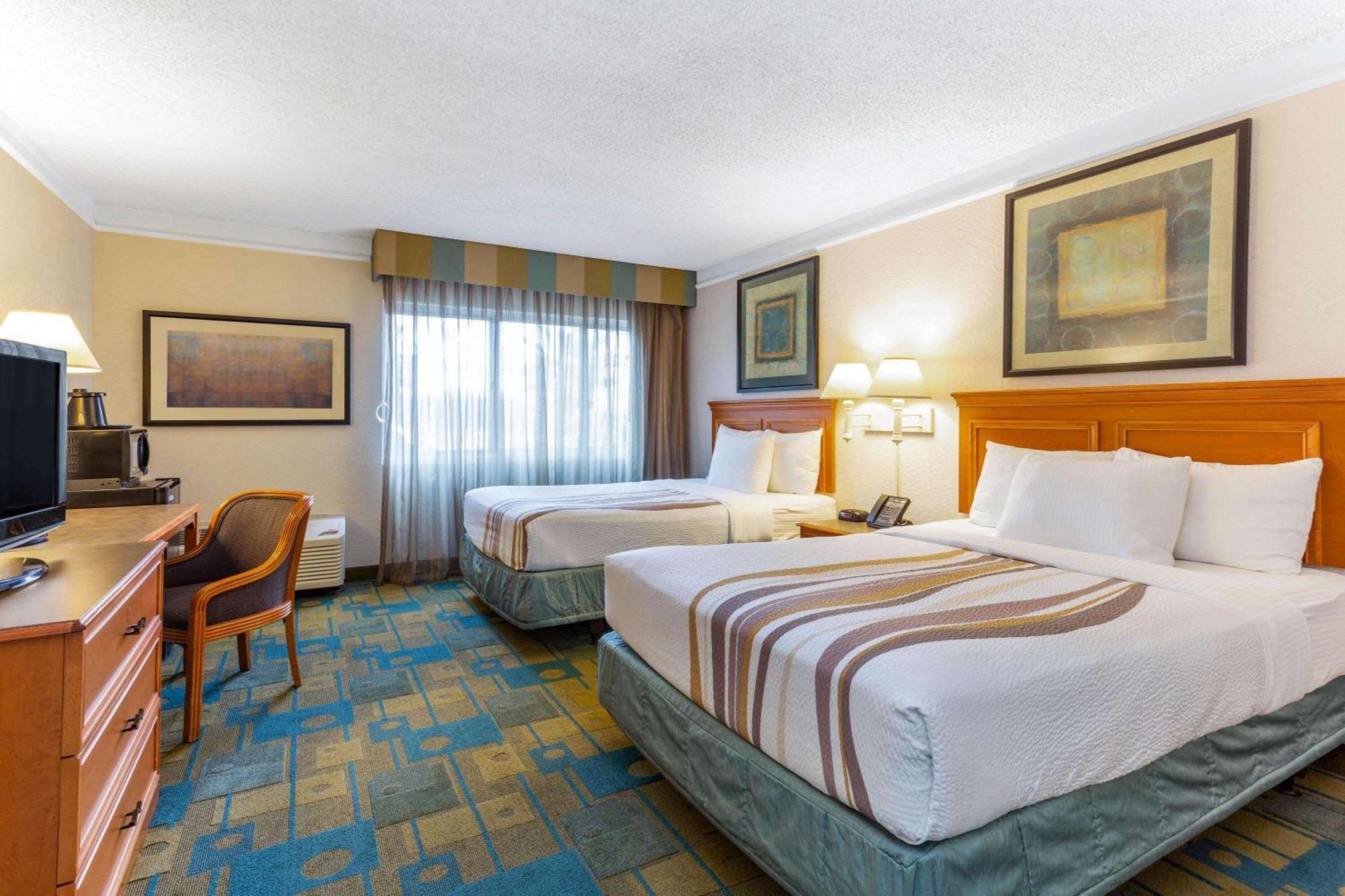 Deluxe Double Room Two Double Beds Non-Smoking