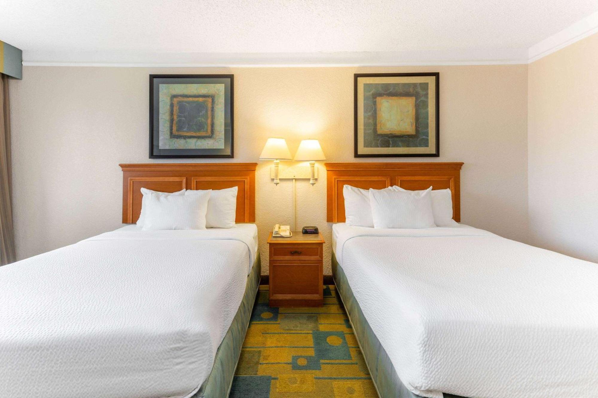 Deluxe Double Room Two Double Beds Non-Smoking