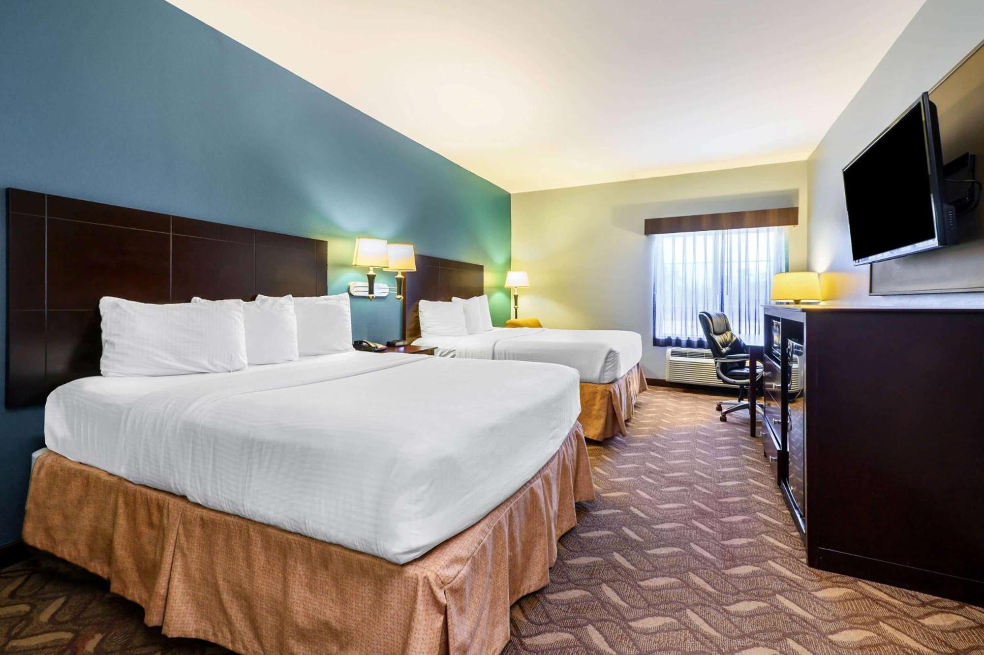 Queen Room with Two Queen Beds - Non-Smoking