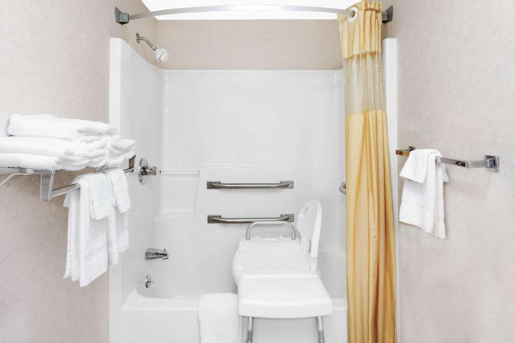 Queen Room with Two Queen Beds - Disability Access/Non-Smoking