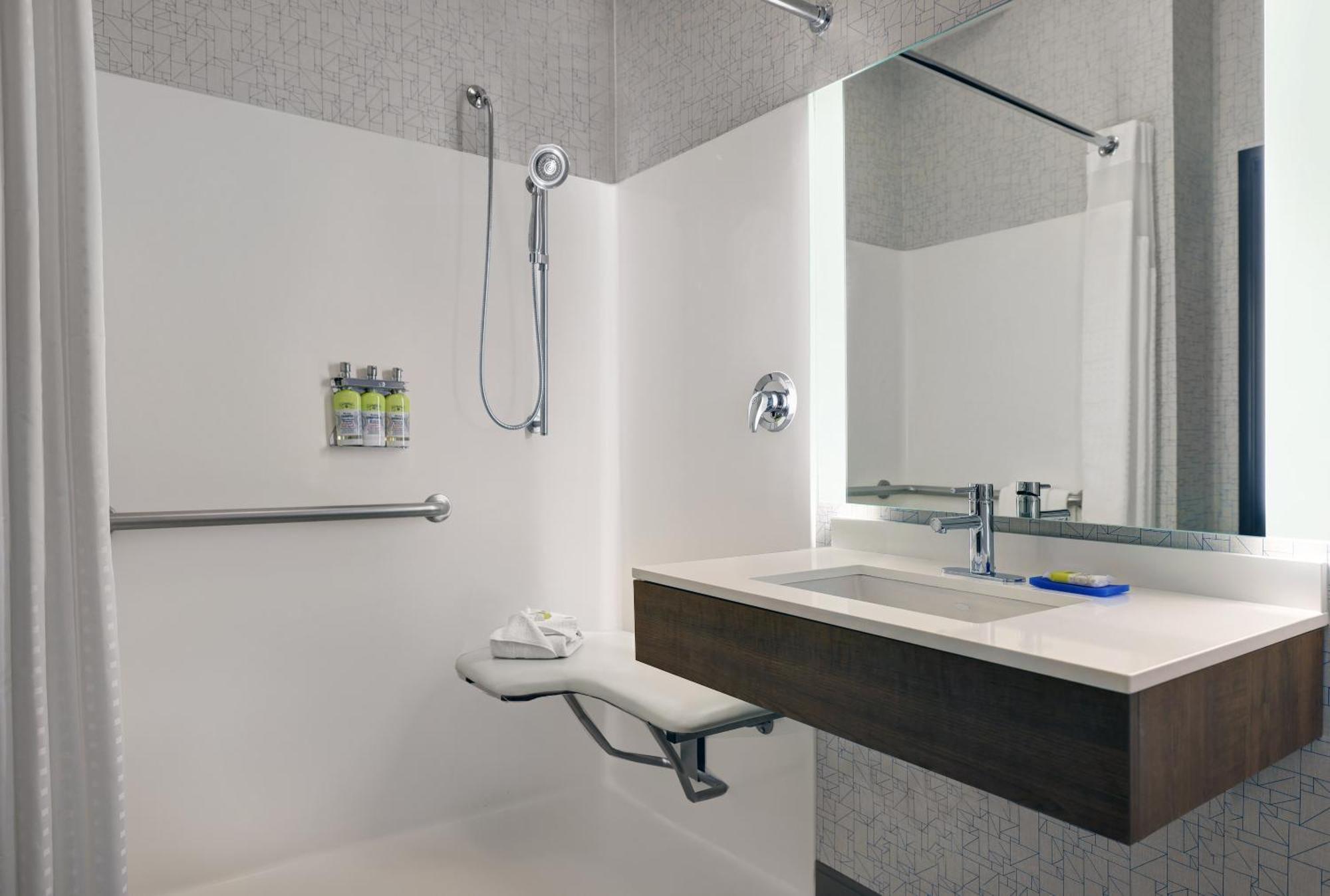 King Room - Mobility Accessible
