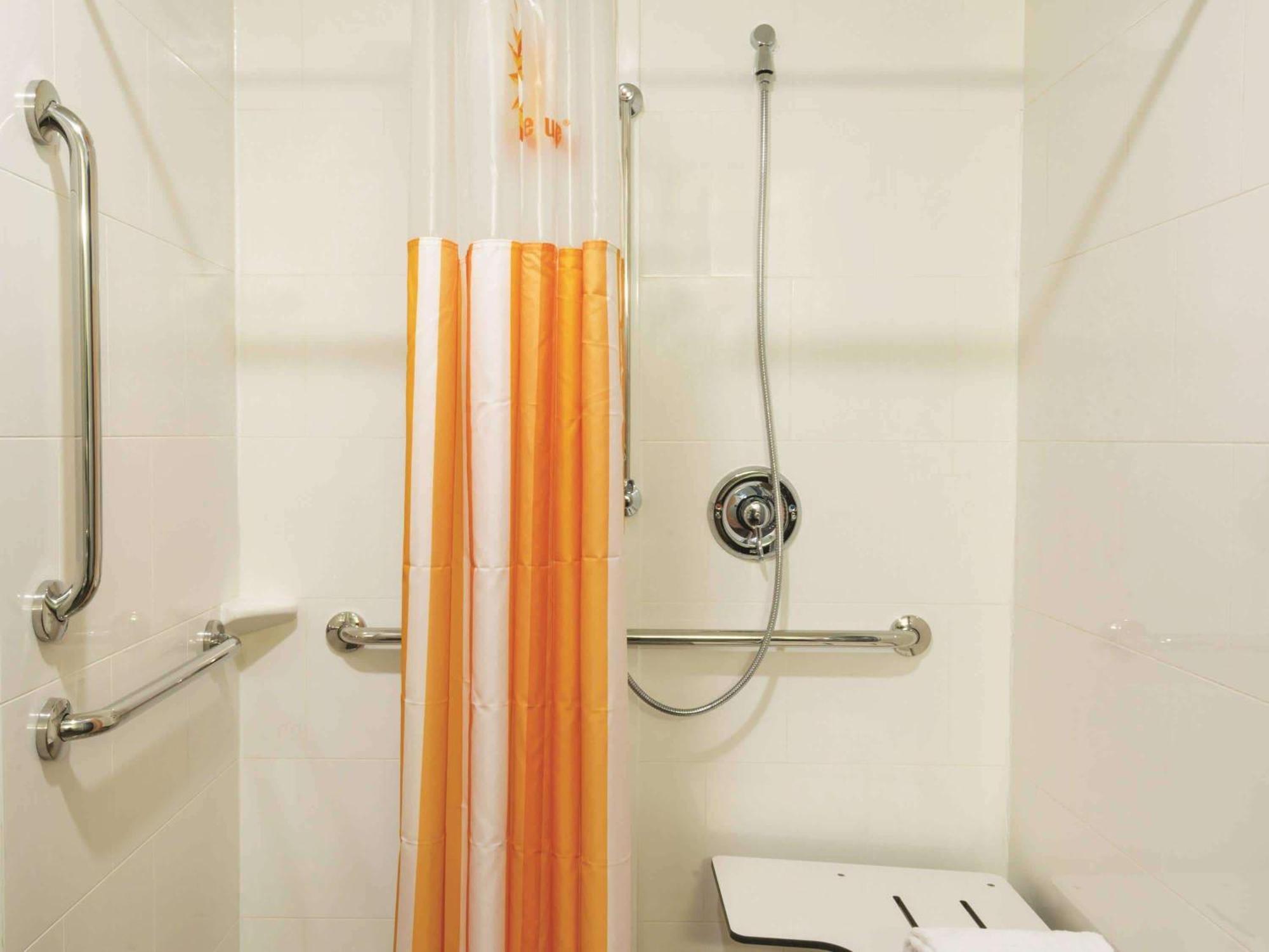 King Studio Suite - Mobility Access/Non-Smoking