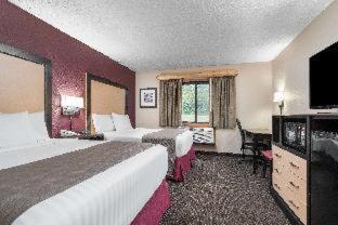 Deluxe Queen Room with Two Queen Beds - Non-Smoking