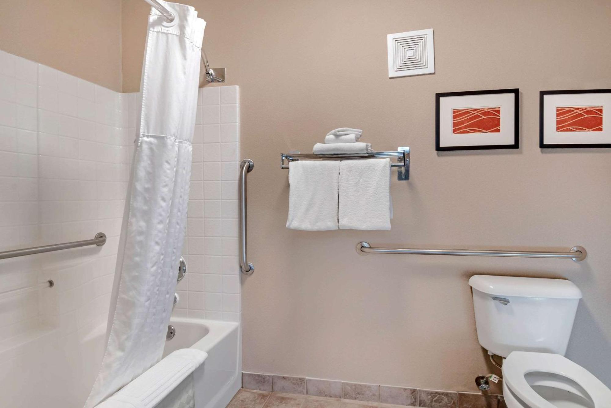 King Room - Disability Access/Non-Smoking