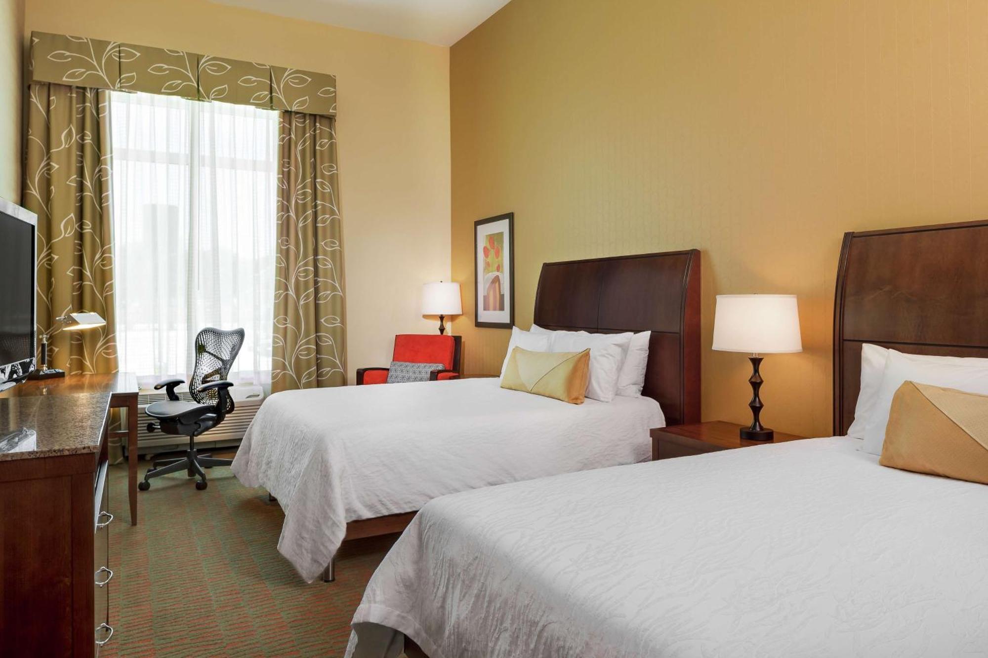 Queen Room with Two Queen Beds - Hearing Access