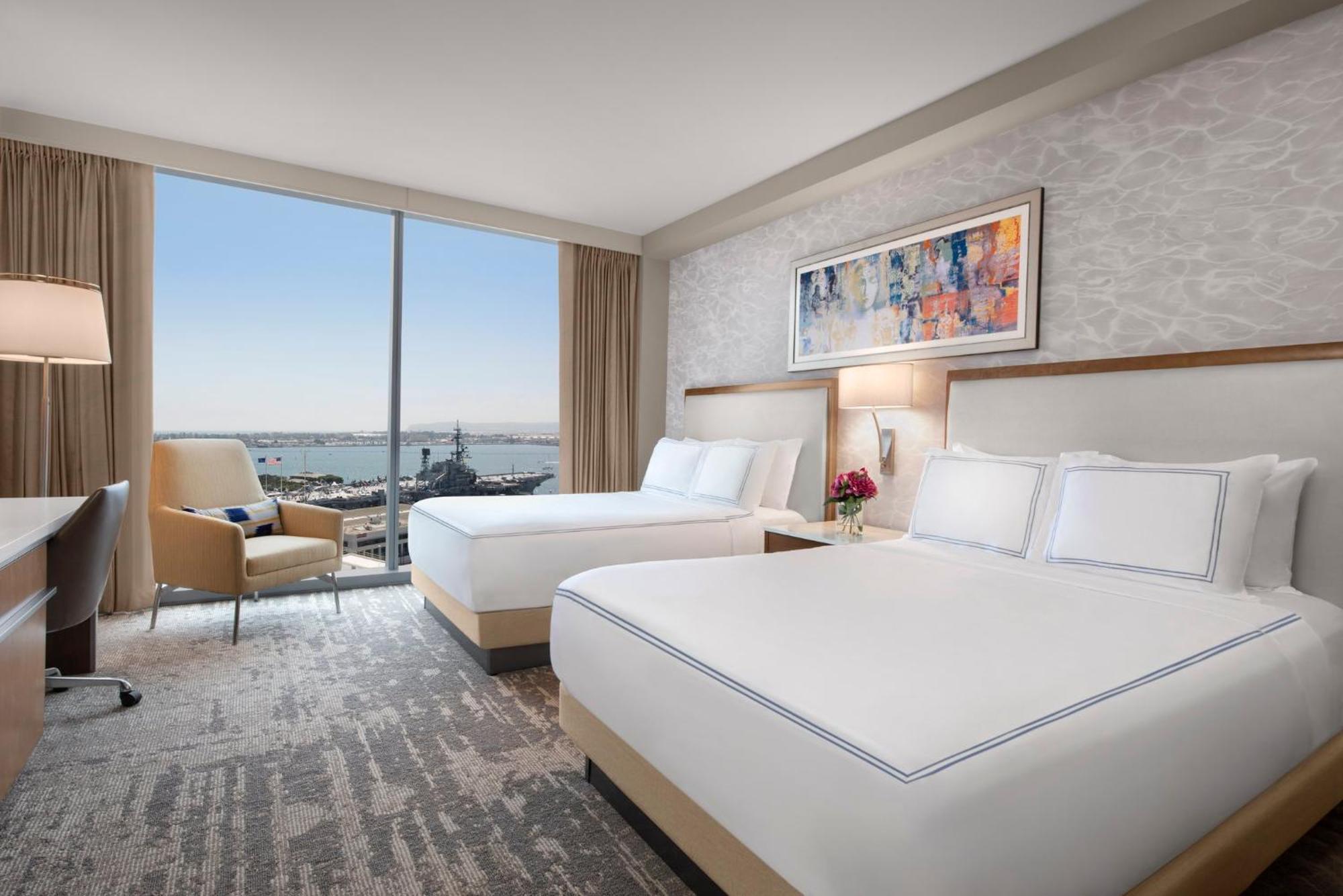 Habitación Premium con 2 camas grandes y vistas al agua