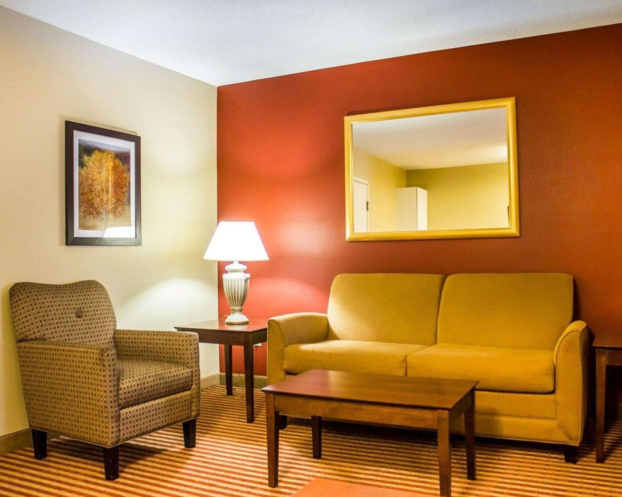 Standard Double Suite with Two Double Beds - Non-Smoking