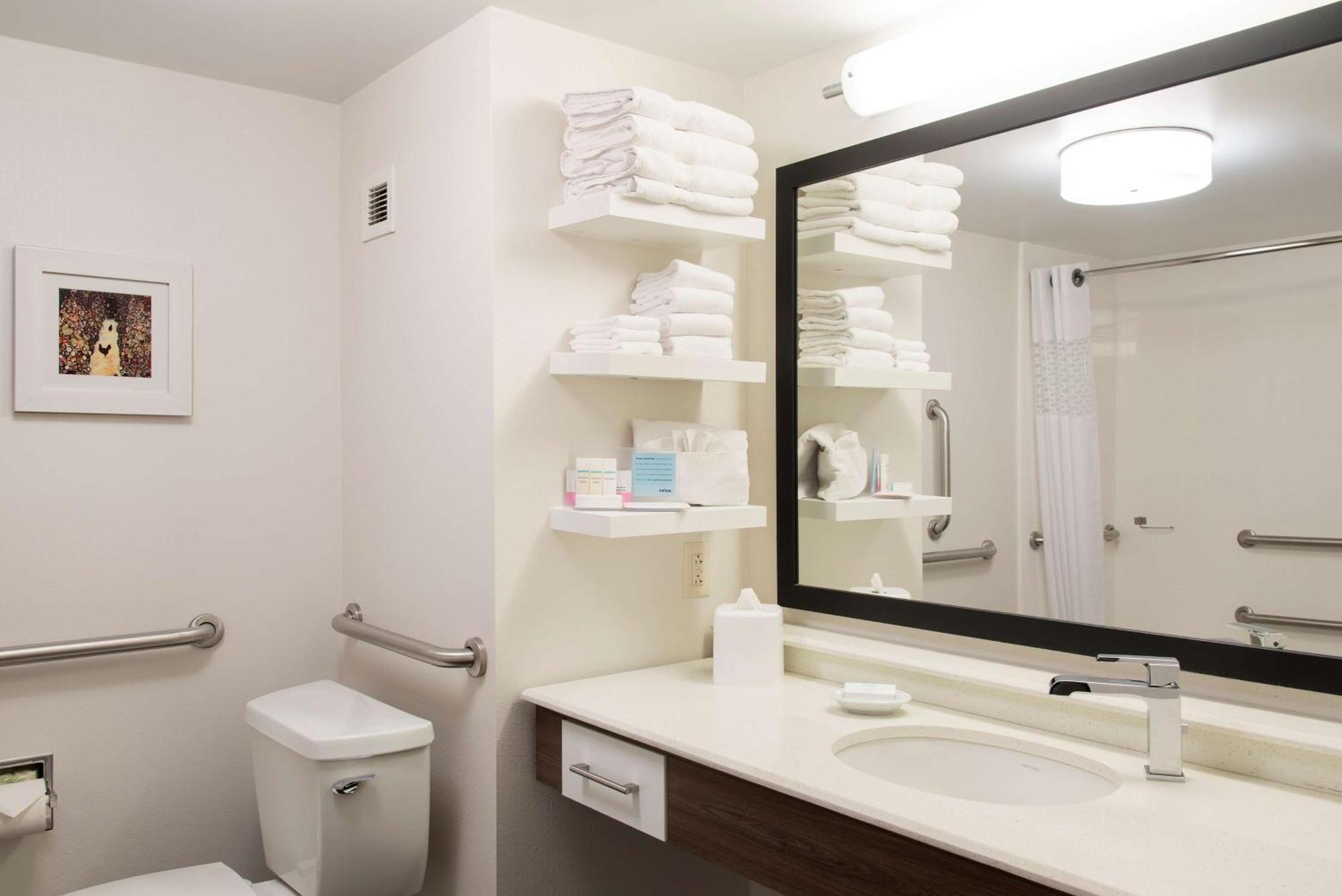 Queen Room with Two Queen Beds - Mobility Access/Non-Smoking