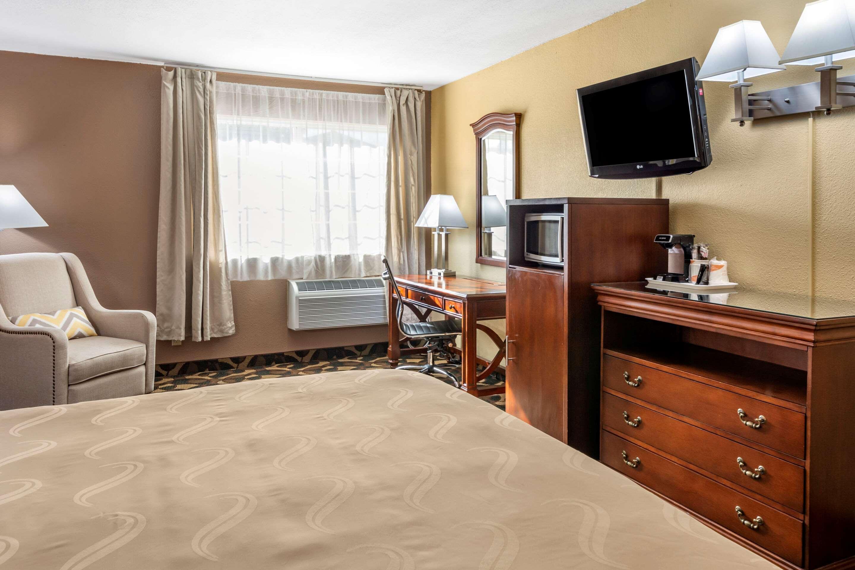 King Room - Accessible/Non-Smoking