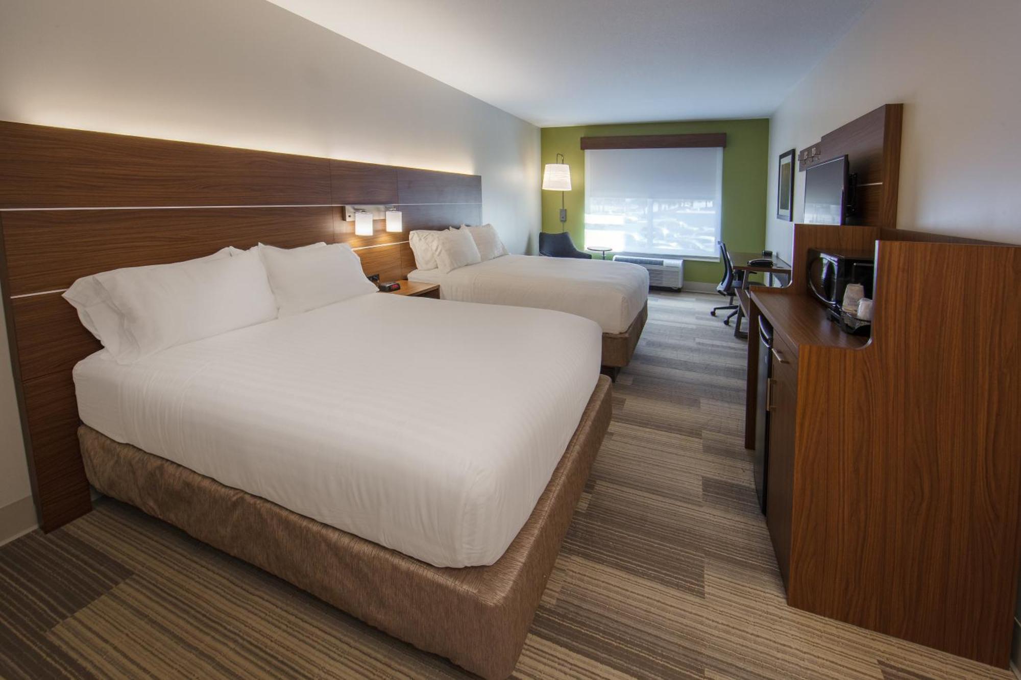 Standaard Kamer met 2 Queensize Bedden