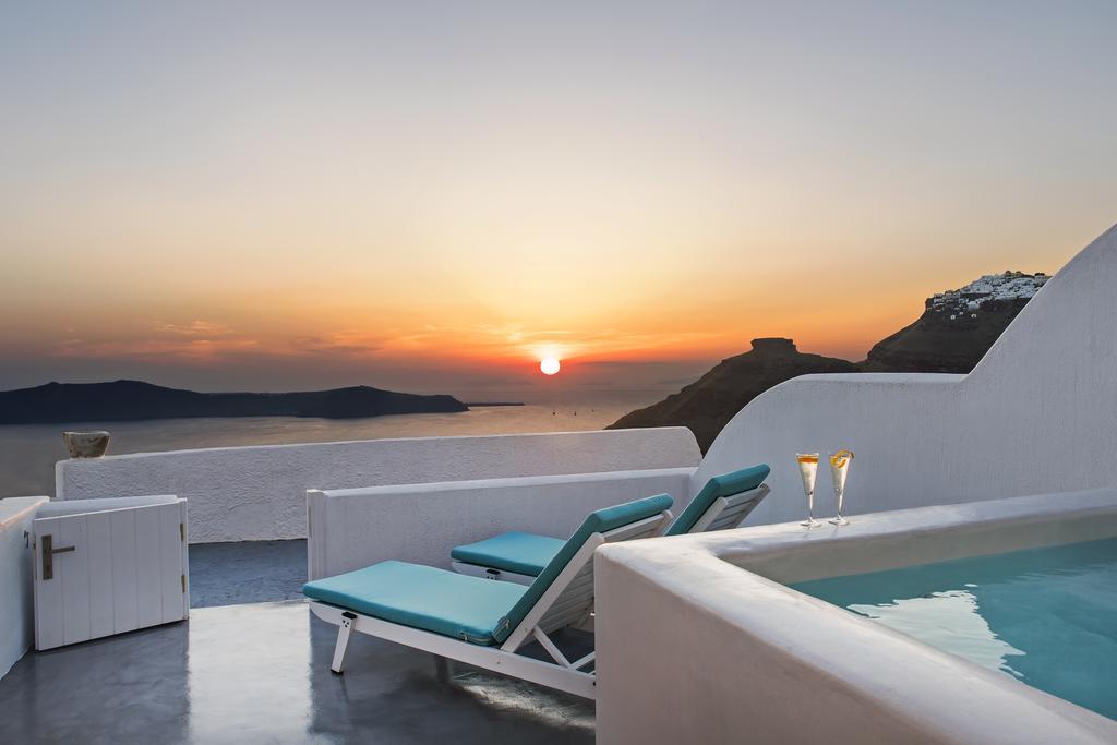 Executive Suite with Outdoor Tub