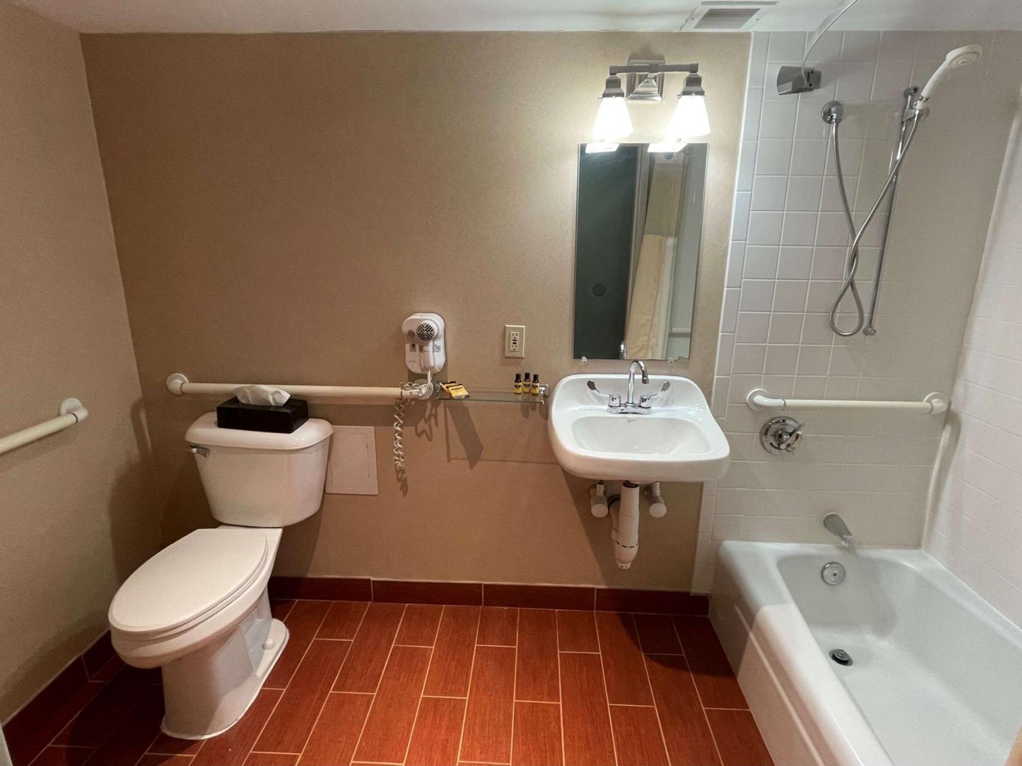 Double Room with Two Double Beds and Bath Tub - Disability Access/Non-Smoking