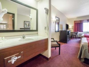 Deluxe Queen Room with Two Queen Beds