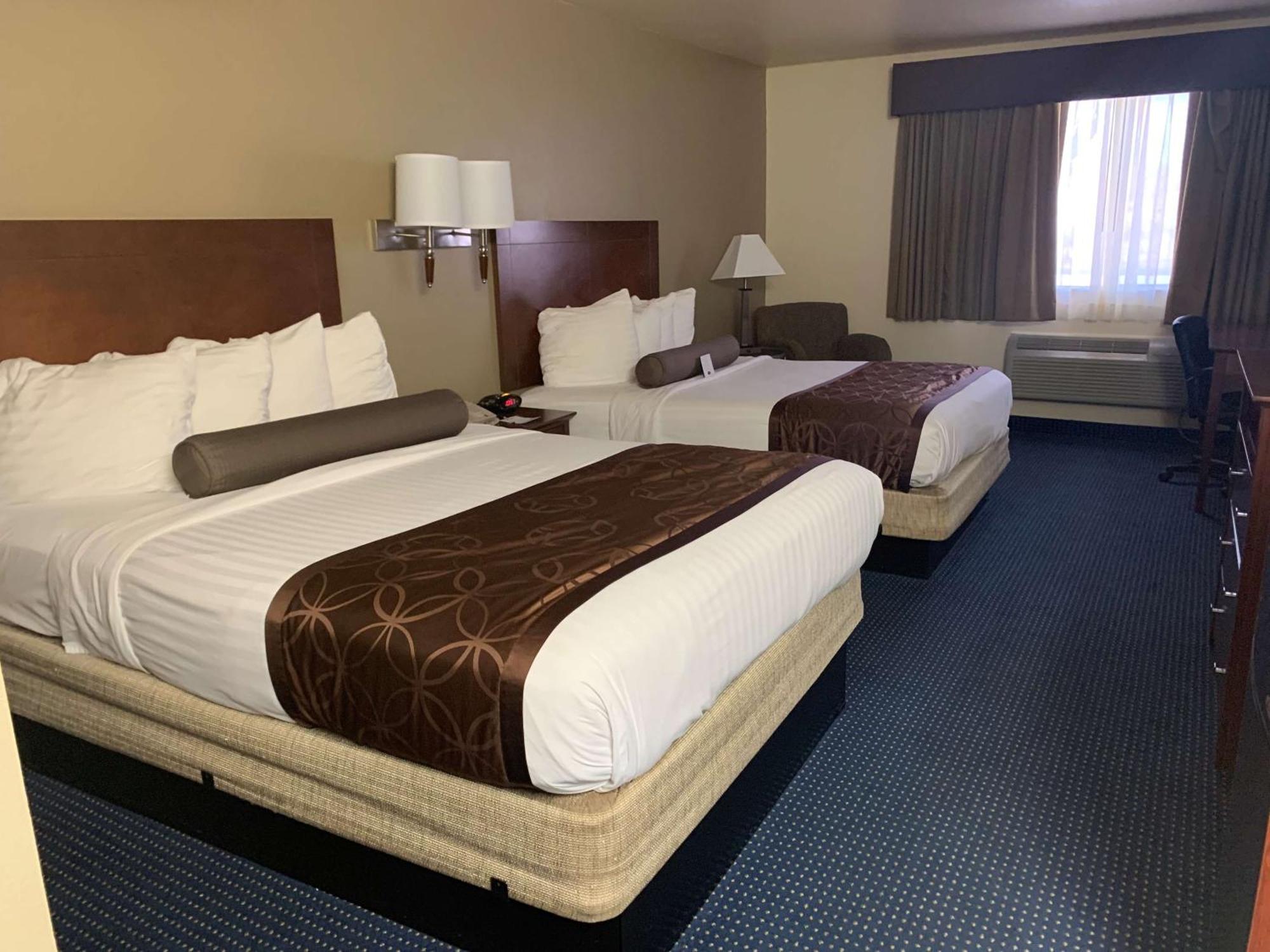 Queen Room with Two Queen Beds - Non-Smoking/Pet Friendly,1282064776:JPEG