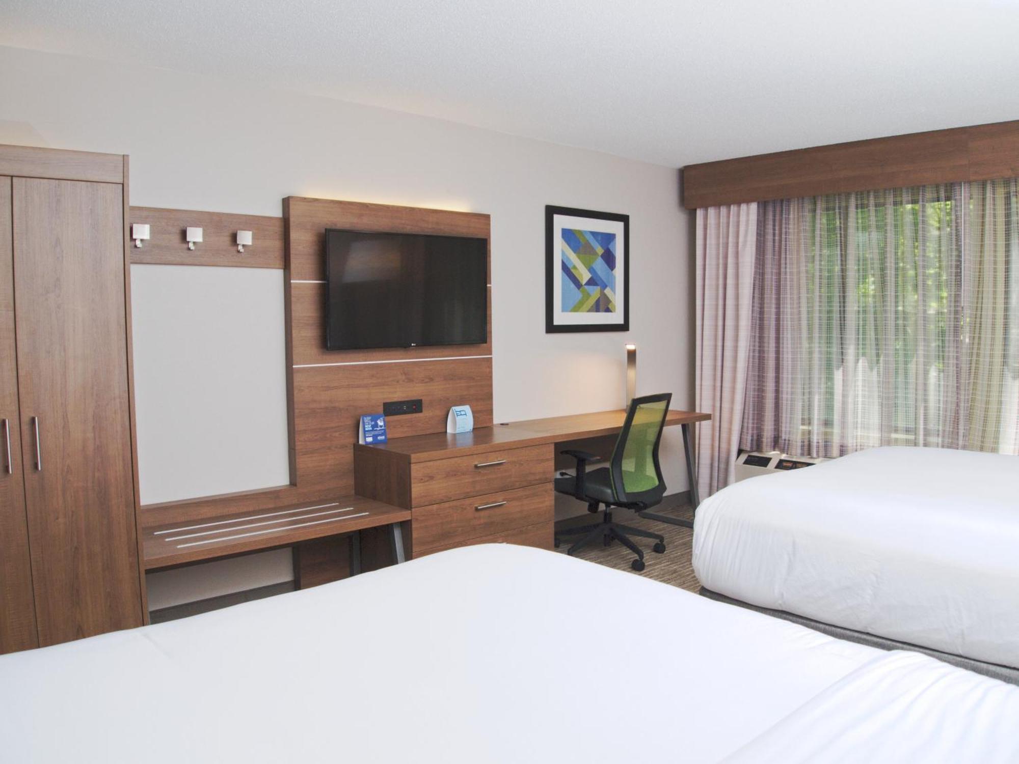 Standard Queen Room with Two Queen Beds