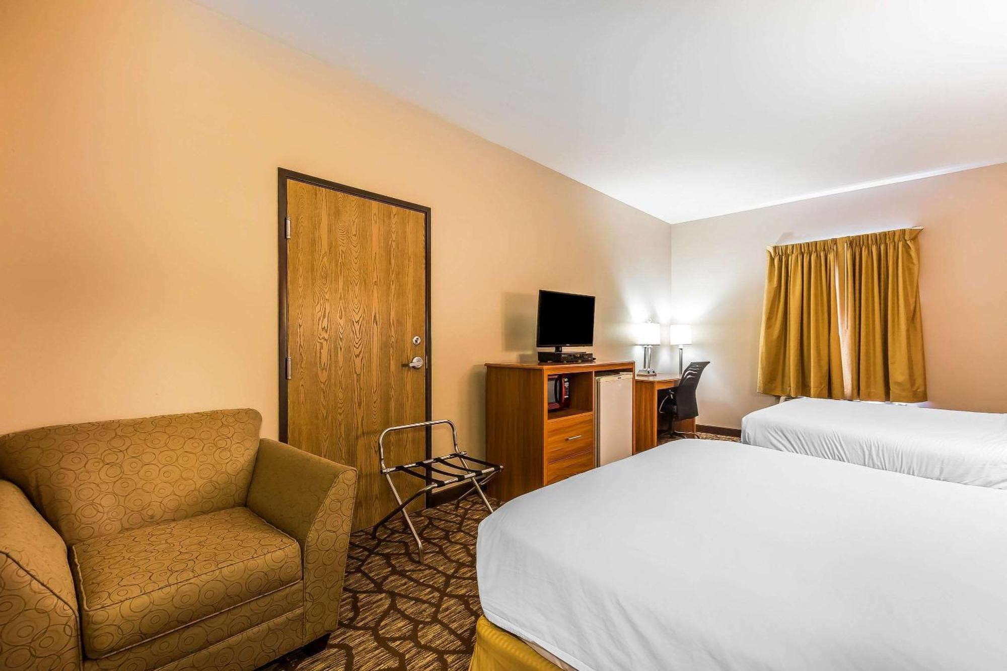 Queen Room with Two Queen Beds - Accessible/Non-Smoking