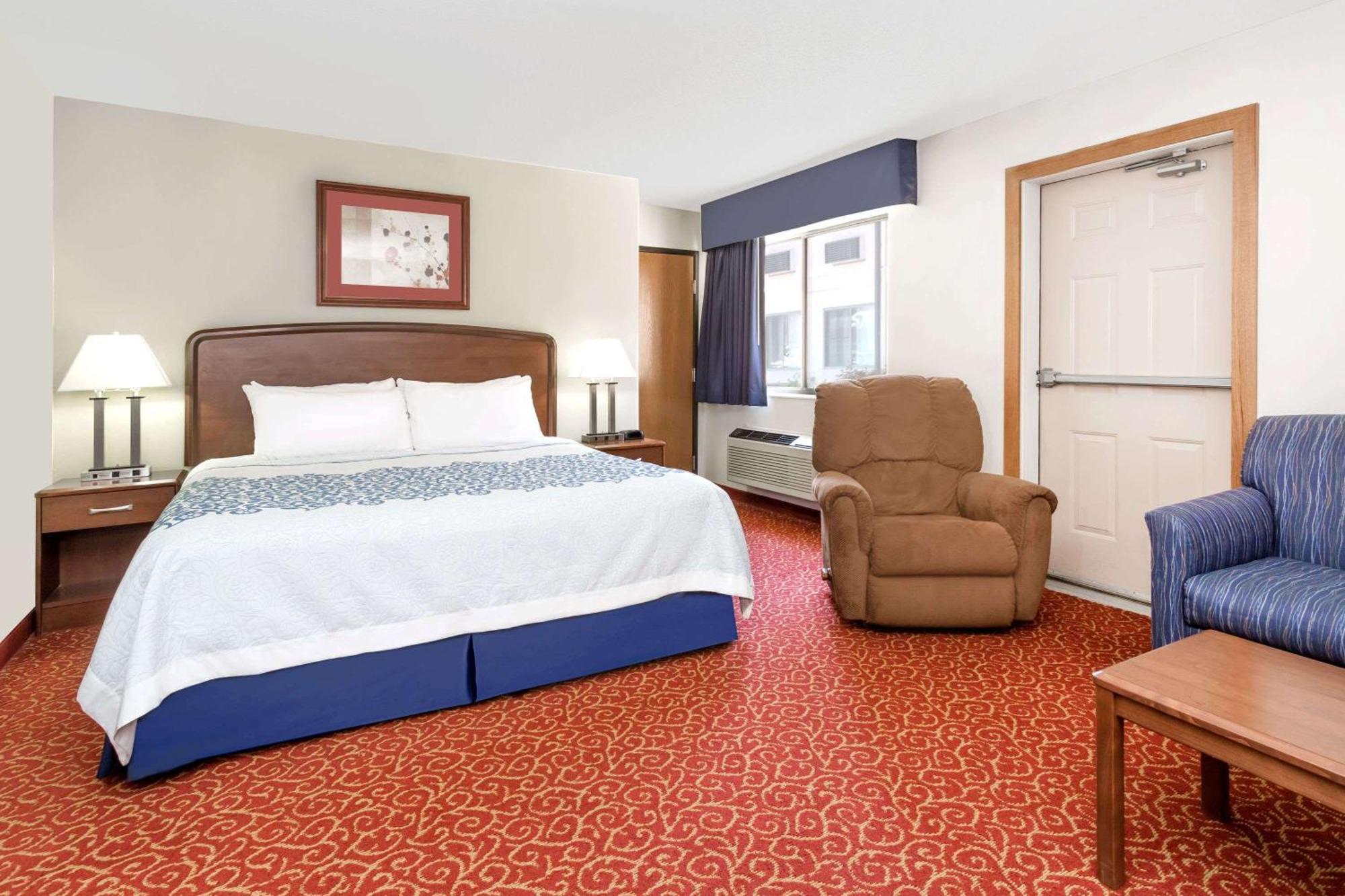 Queen Room - Disability Access/Non-Smoking