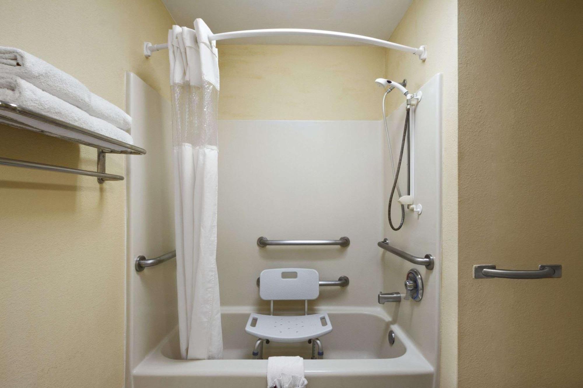 King Room - Accessible/Non Smoking