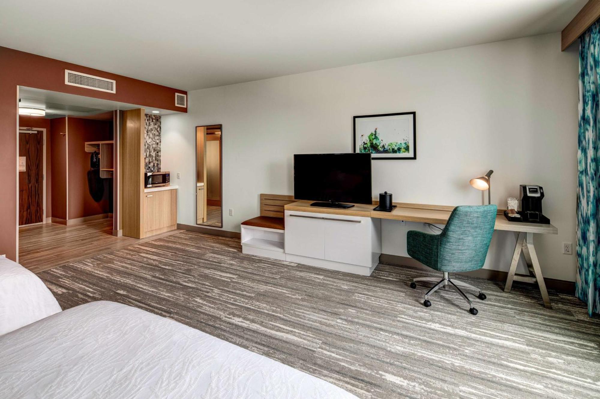 King Room with Tub - Mobility and Hearing Access