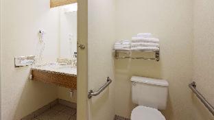 King Room with Roll-In Shower - Disability Access
