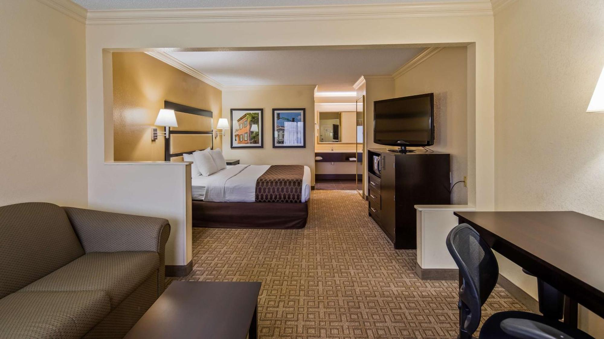 King Suite with Sofa Bed - Smoking