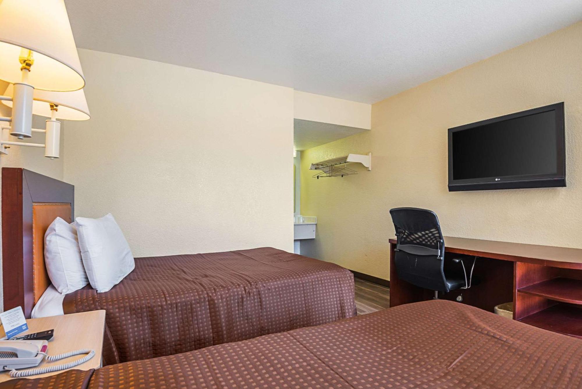 Double Room with Two Double Beds - Non-Smoking