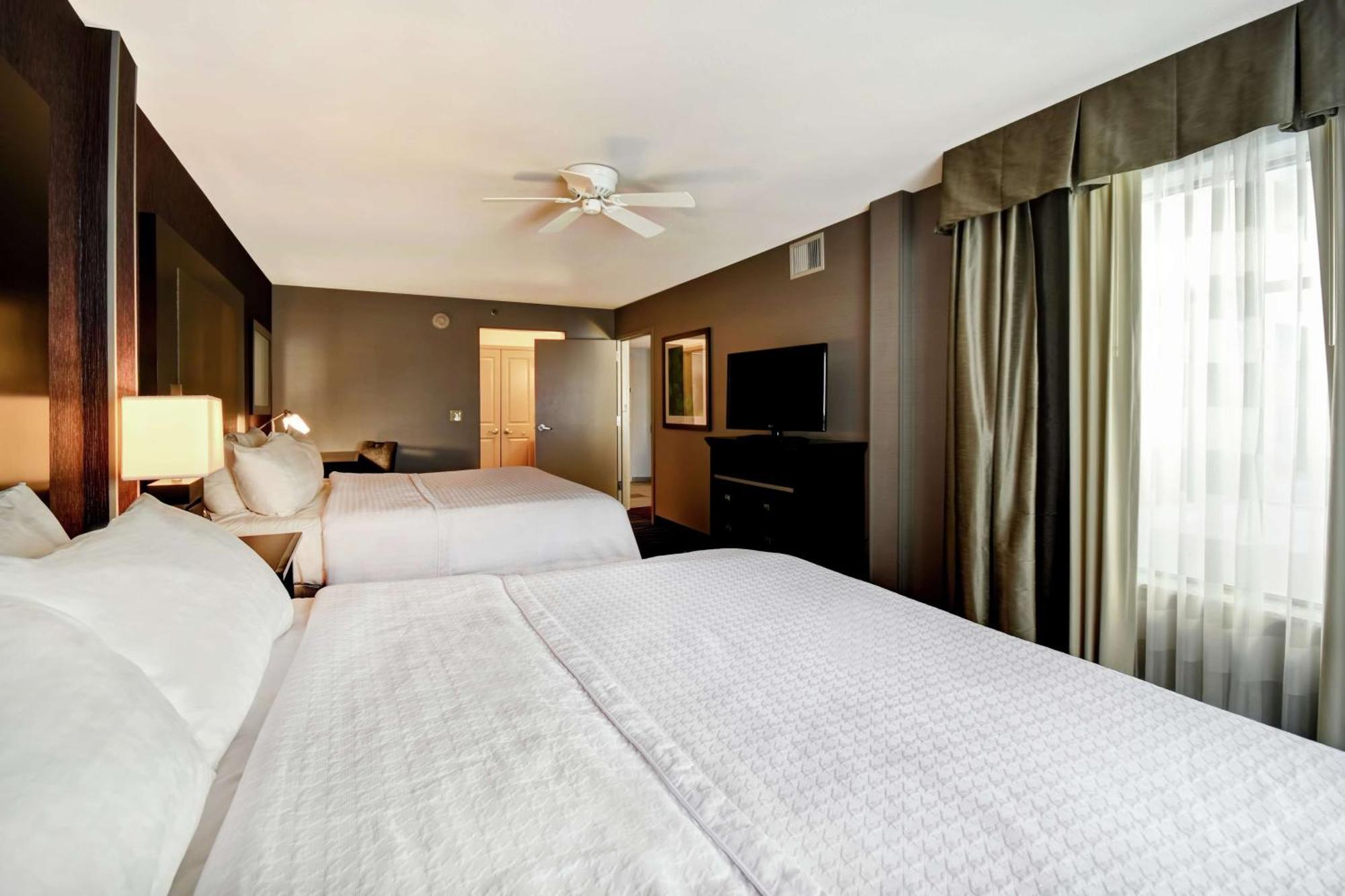 One-Bedroom Queen Suite with Two Queen Beds - Non-Smoking