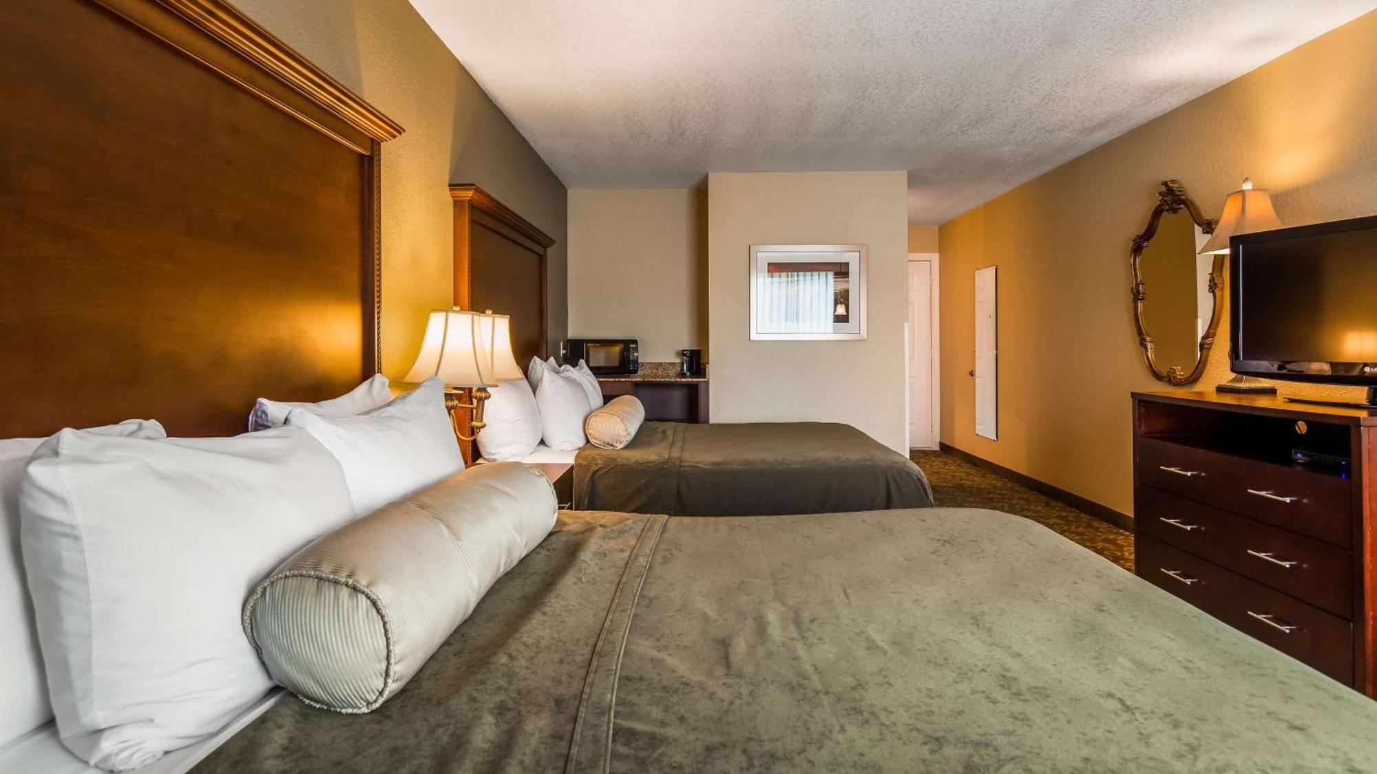 Queen Room Two Queen Beds Non-Smoking