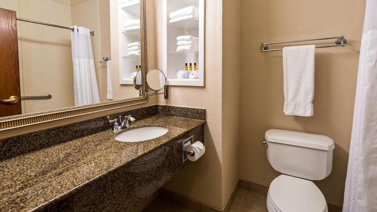 King Suite with Sofa bed - Non Smoking/Interior Hall