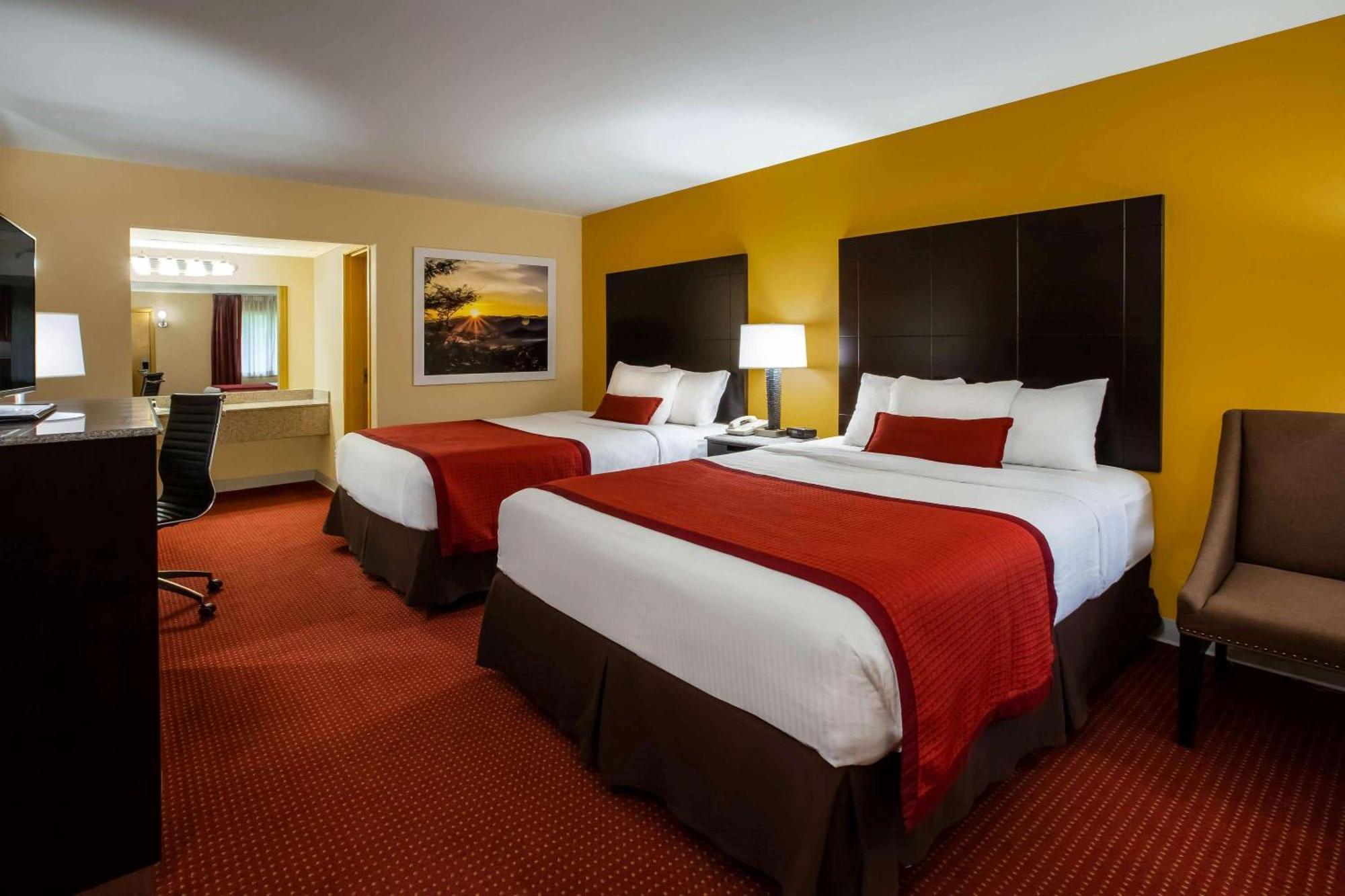 Queen Room with two Queen beds - Non-Smoking - Pool view