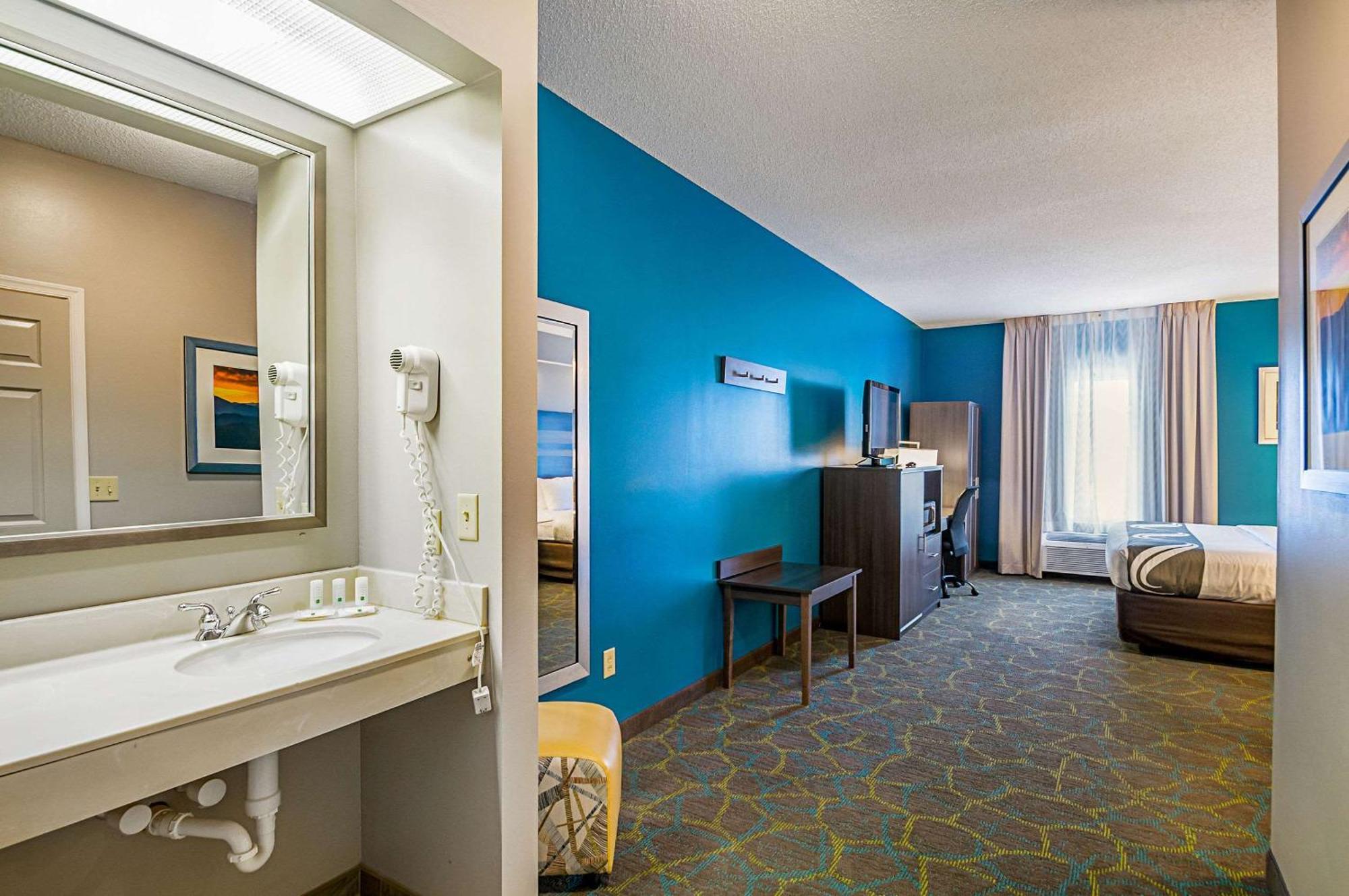 King Room - Accessible/Non-Smoking