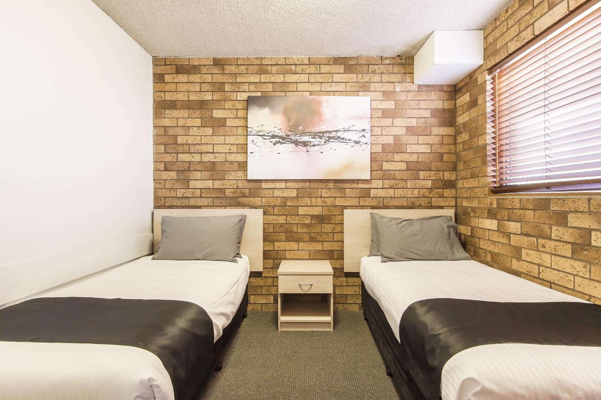 Two-Bedroom Unit Non-Smoking,1282638955:JPEG