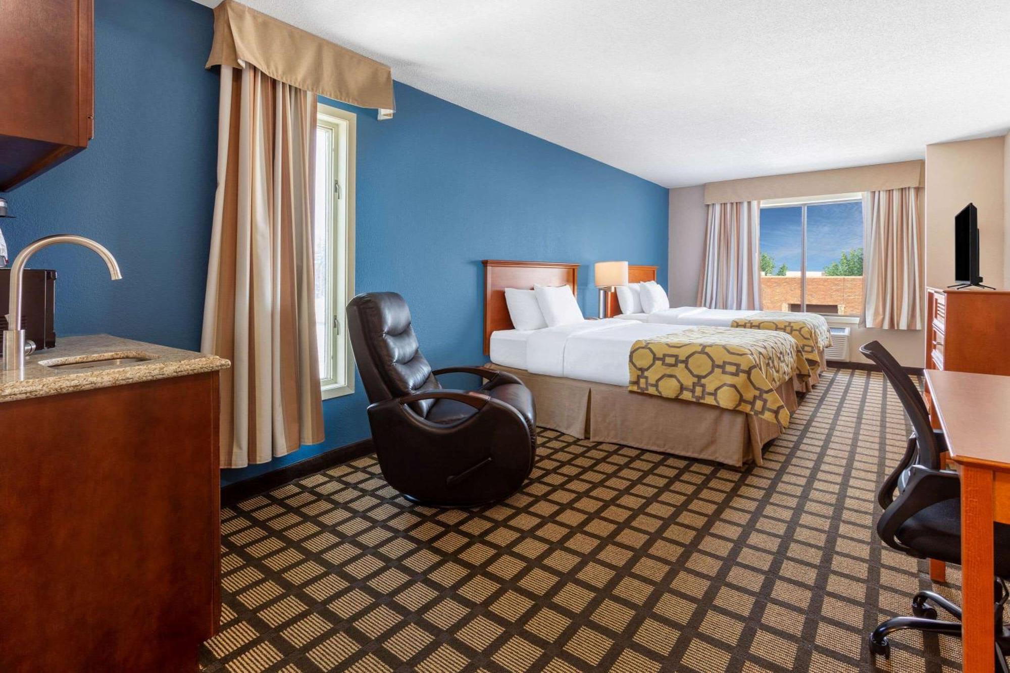 Deluxe Studio Suite Two Queen Beds Non-Smoking