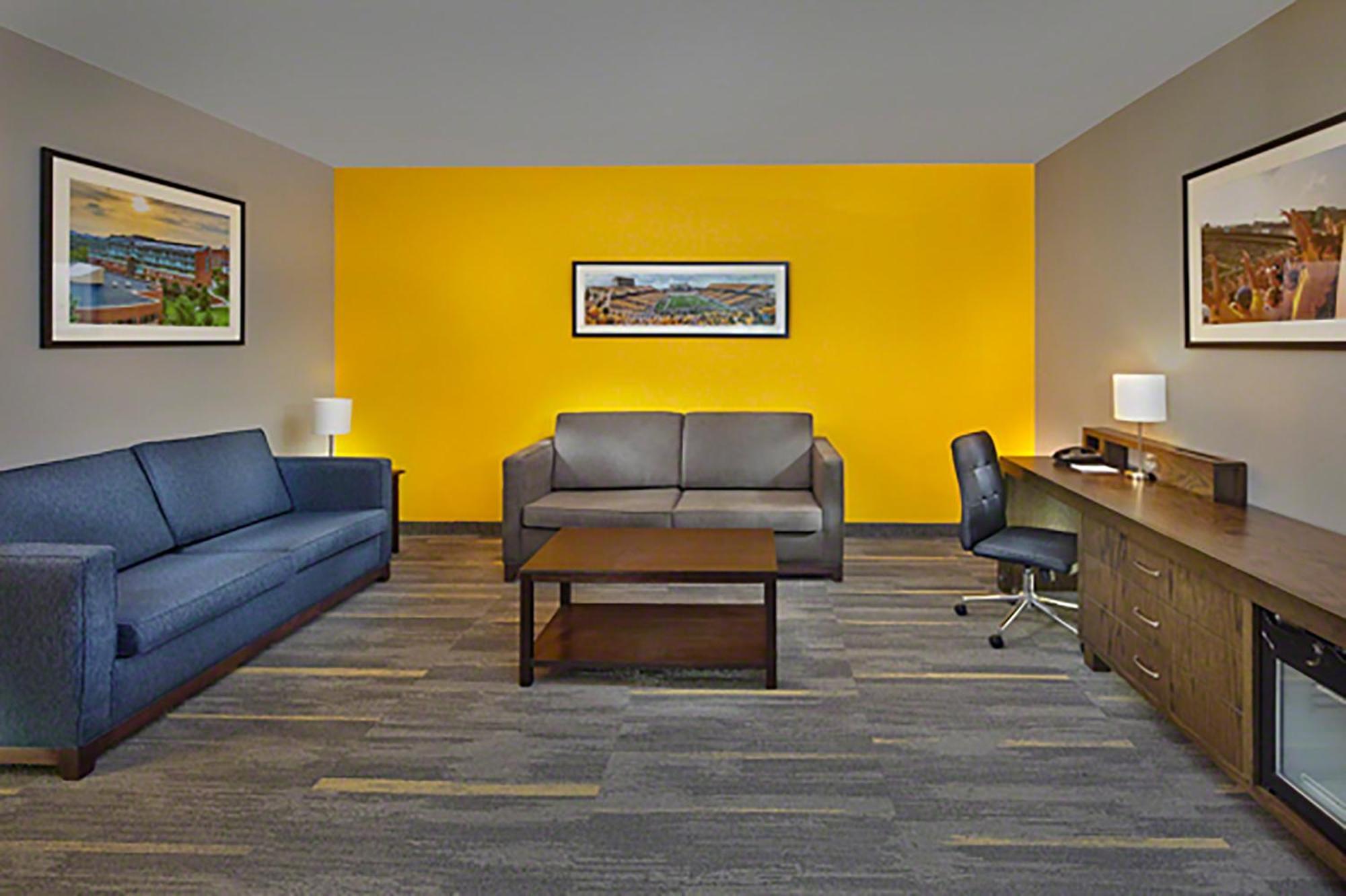 Junior King Suite