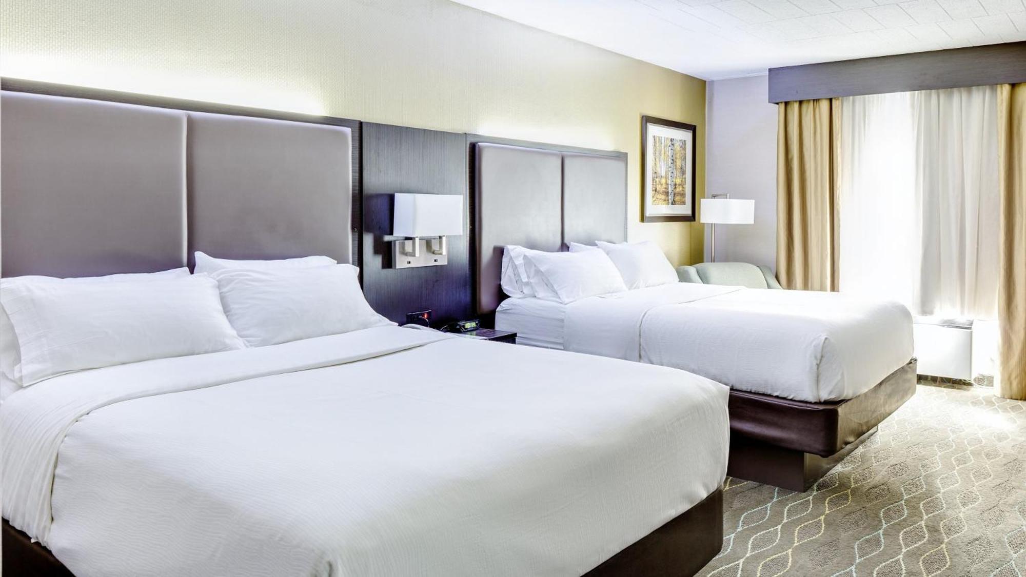 Queen Suite with Two Queen Beds