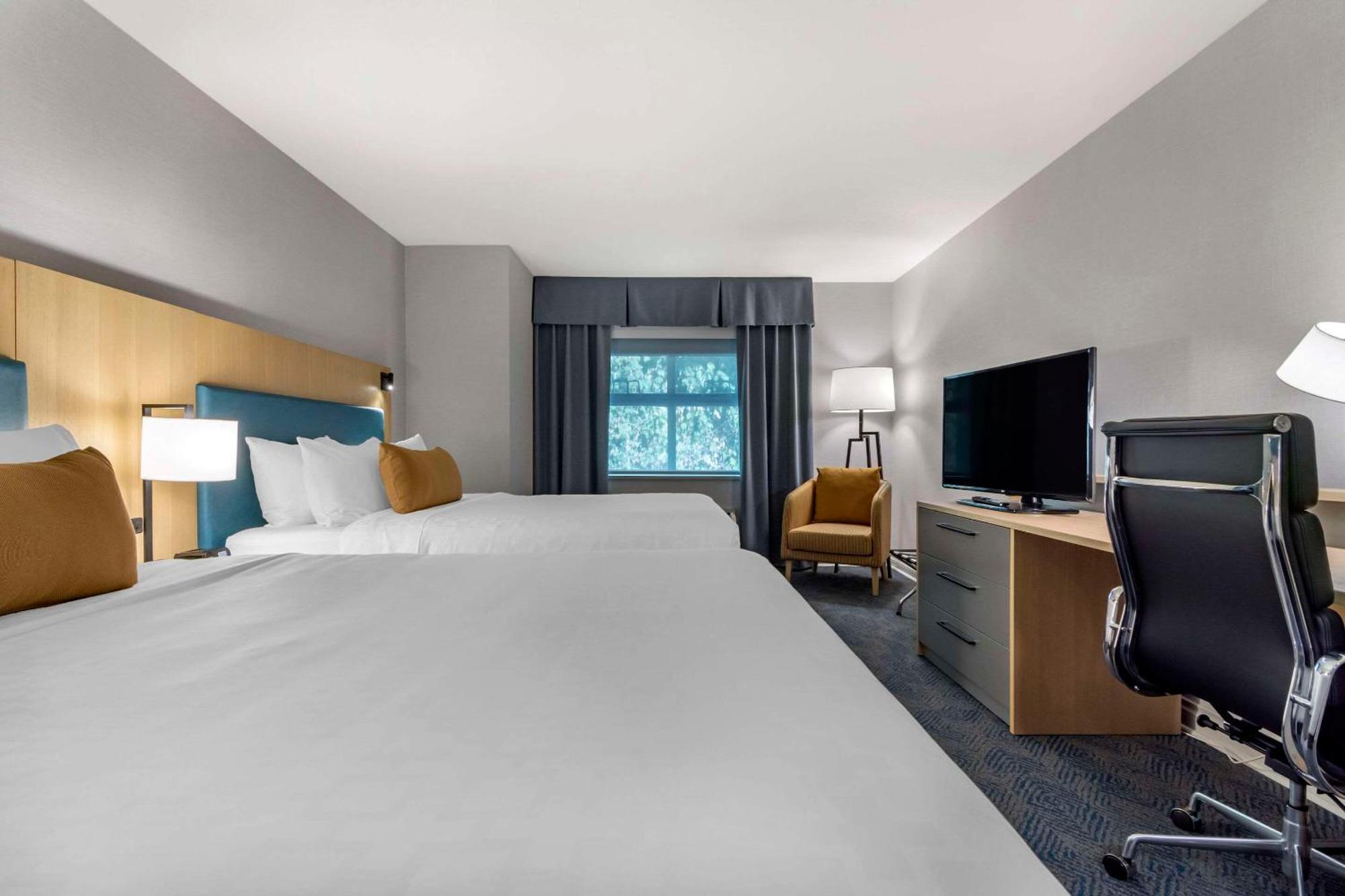 Queen Room with Two Queen Beds - Non-Smoking
