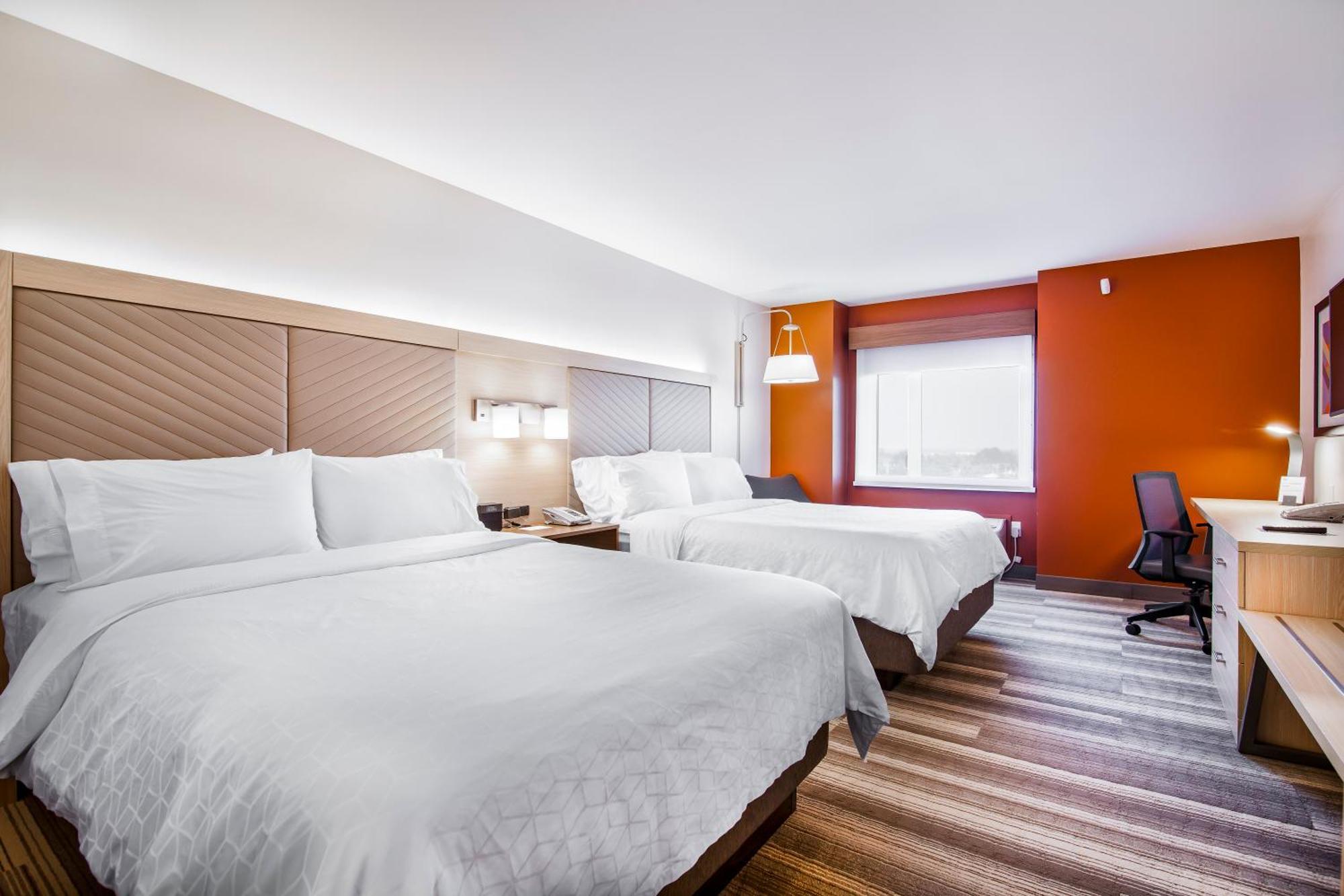 Standard Queen Room with Two Queen Beds - Top Floor