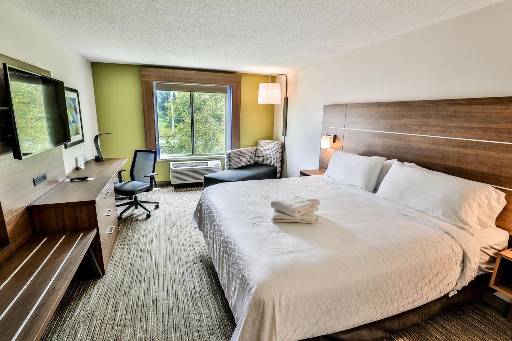 Standard King Room