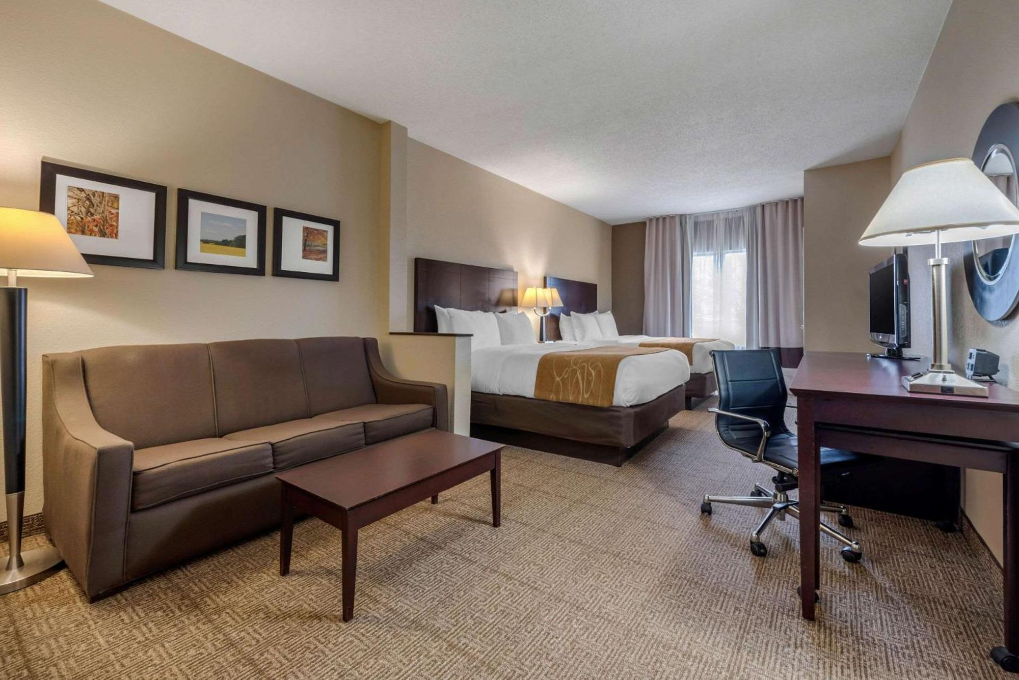 Queen Suite with Two Queen Beds - Non-Smoking