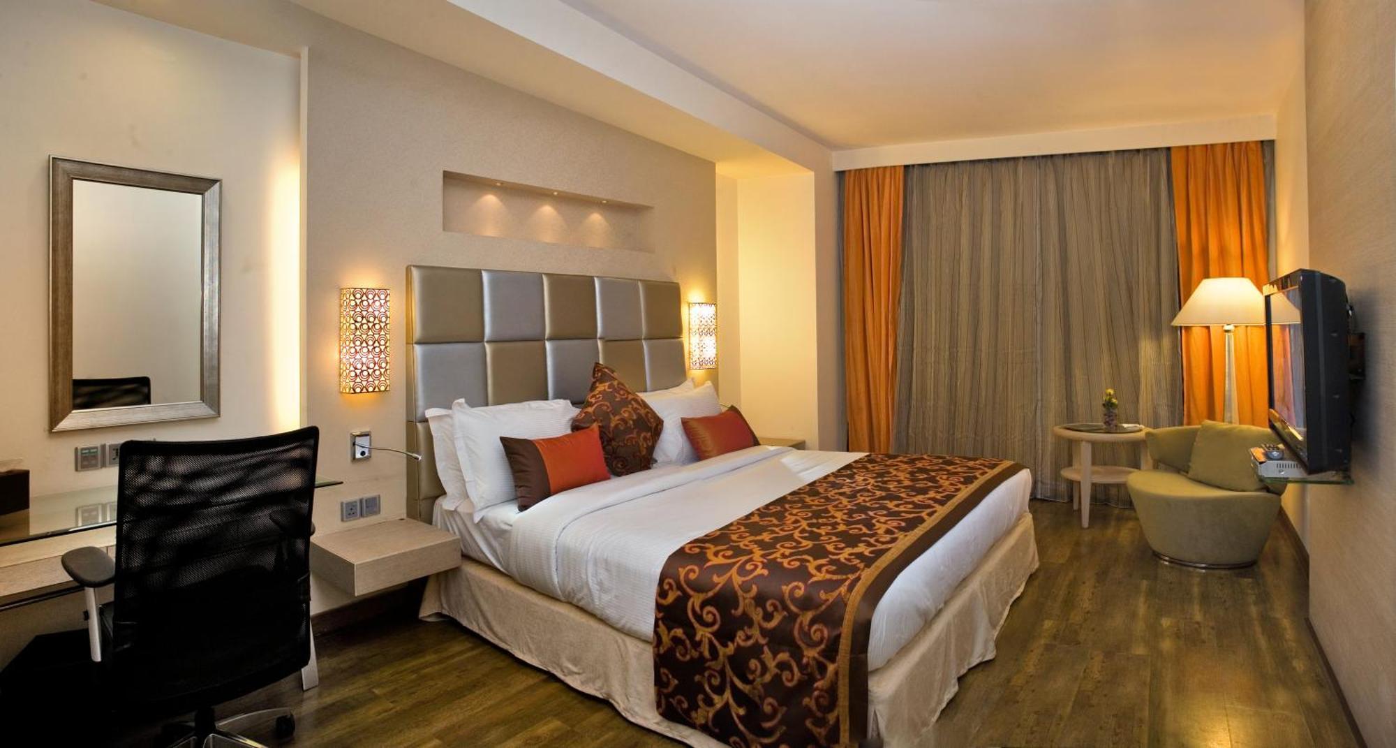 Superior Room with 15% discount on Food and Beverages & 10% off on Laundry