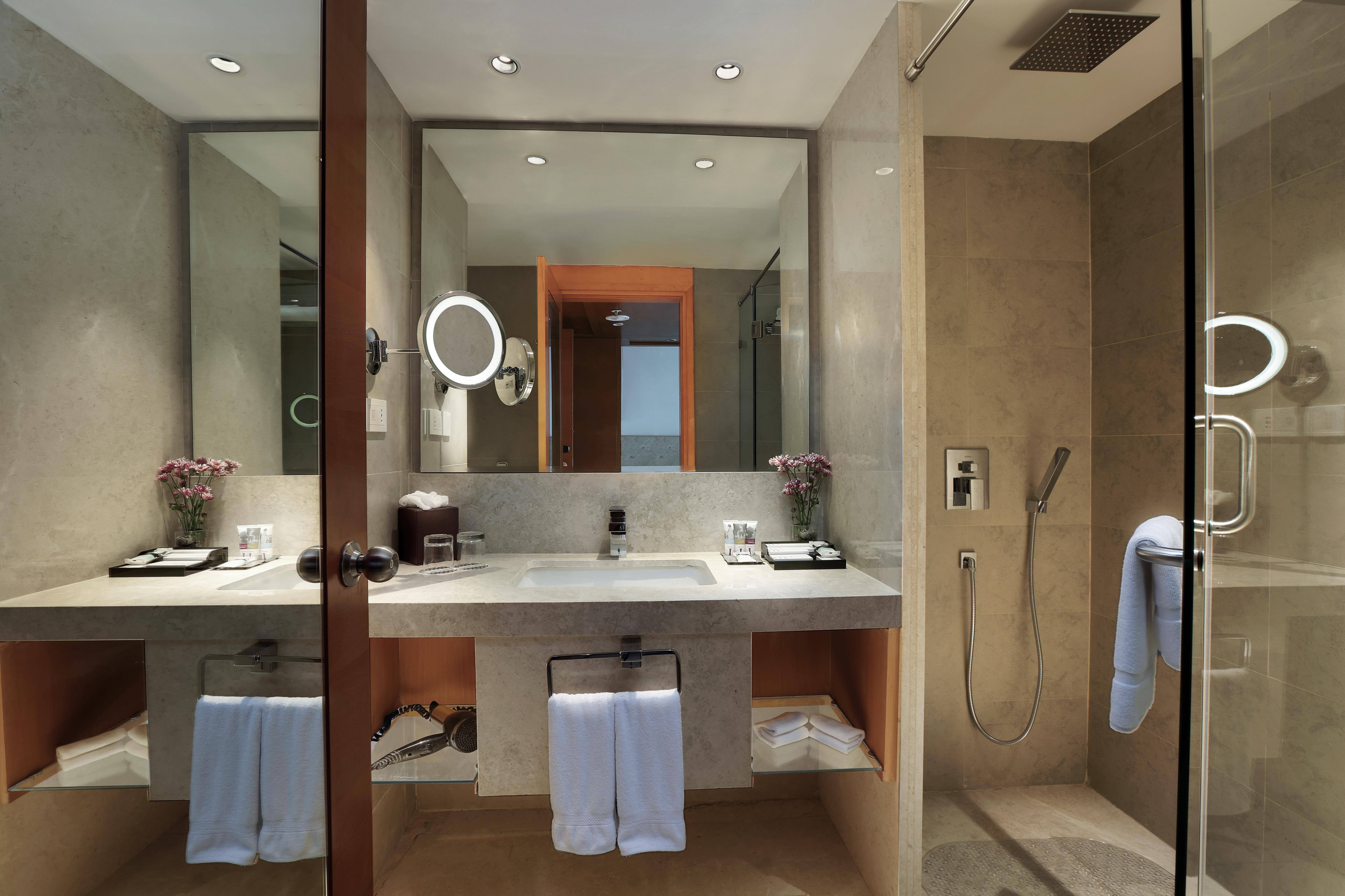 Premier Twin Room - Executive Floor with access to cocktail hours at predetermined timings,15%off on Food And Soft Beverage,Laundry & Travel desk.