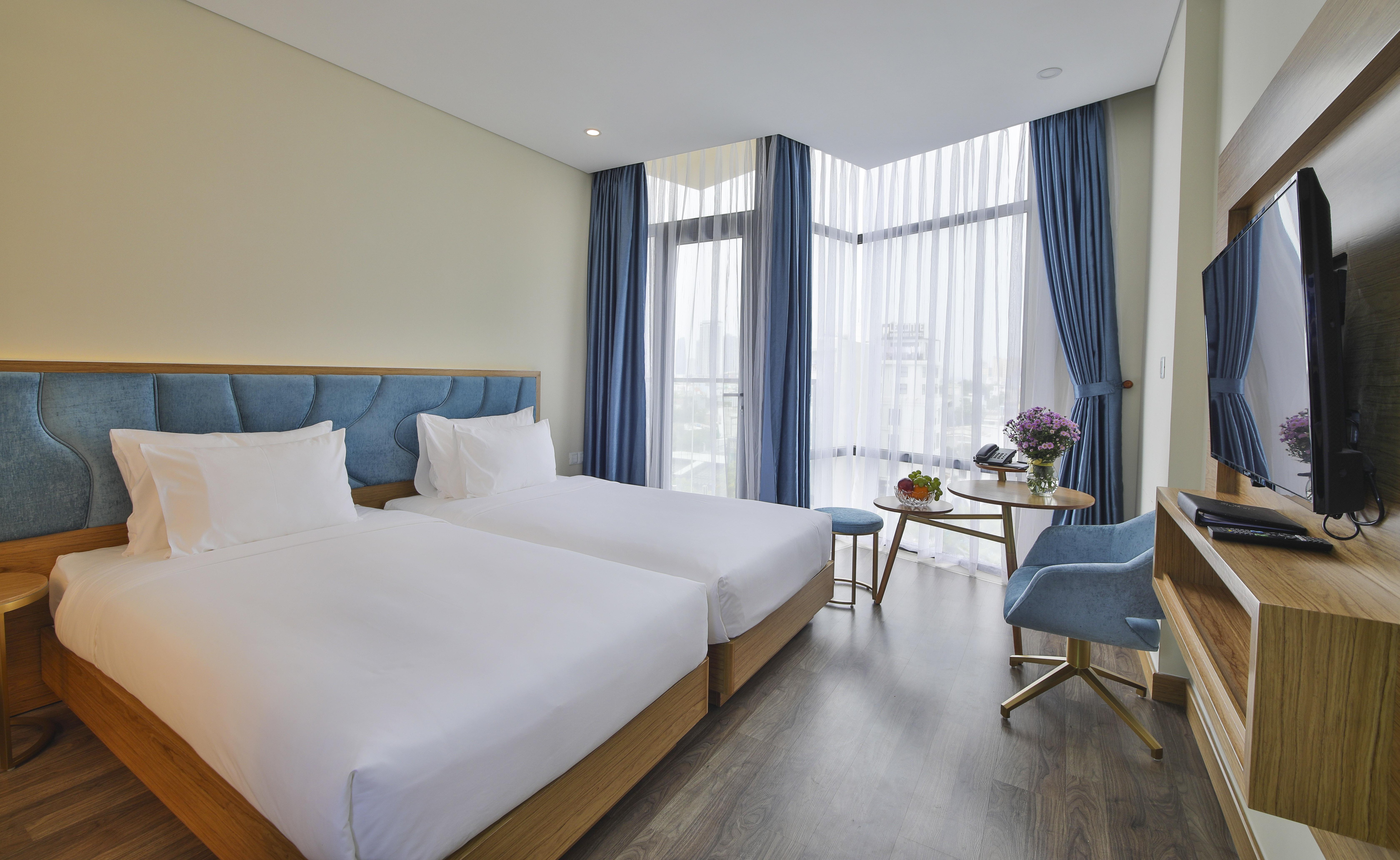Deluxe Twin Room with Balcony with City View