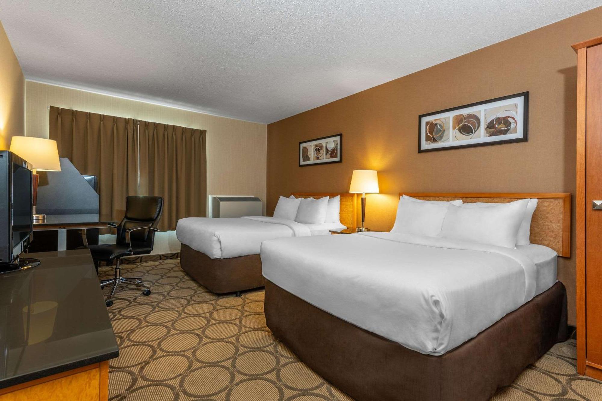 Double Room with Two Double Beds - Non-Smoking