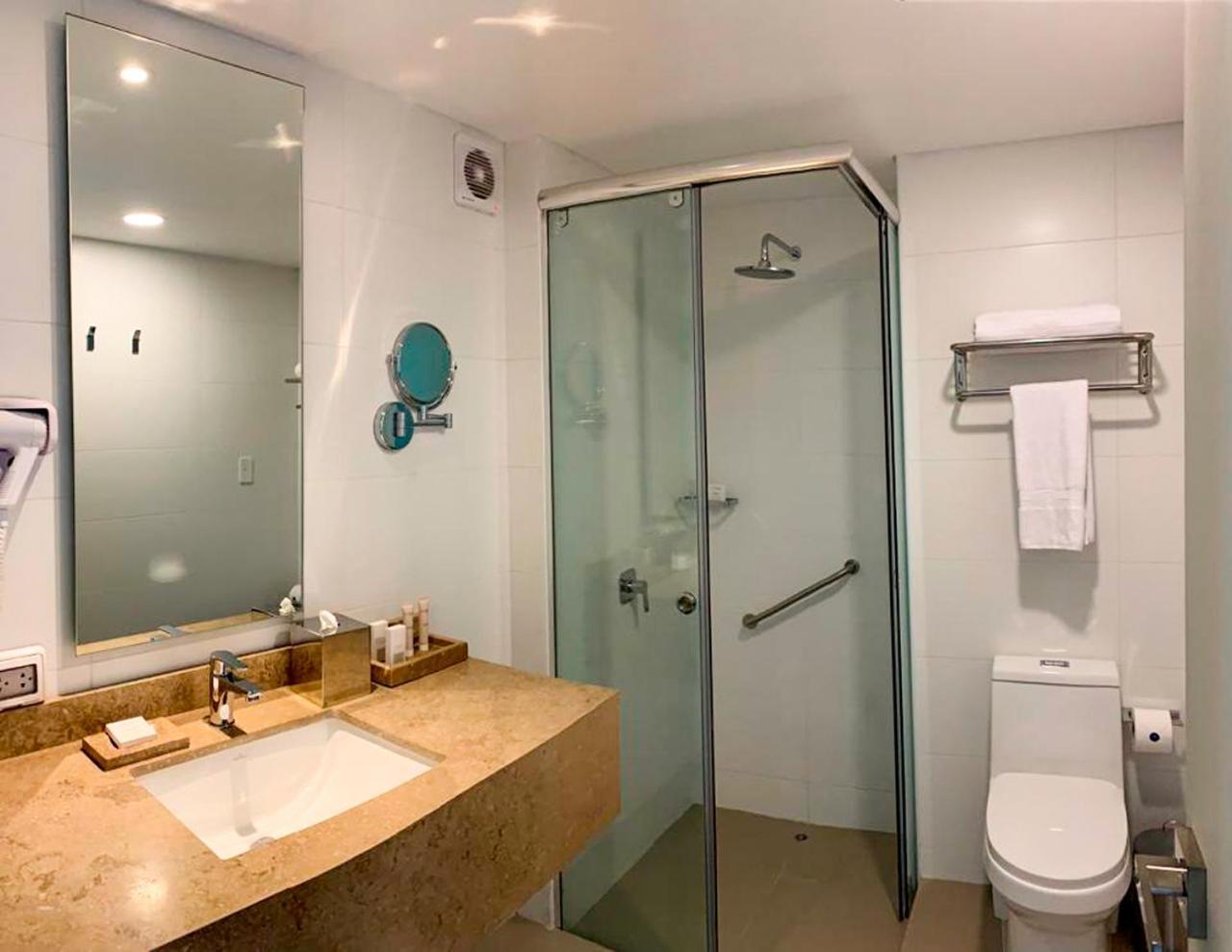 Standard Queen Room