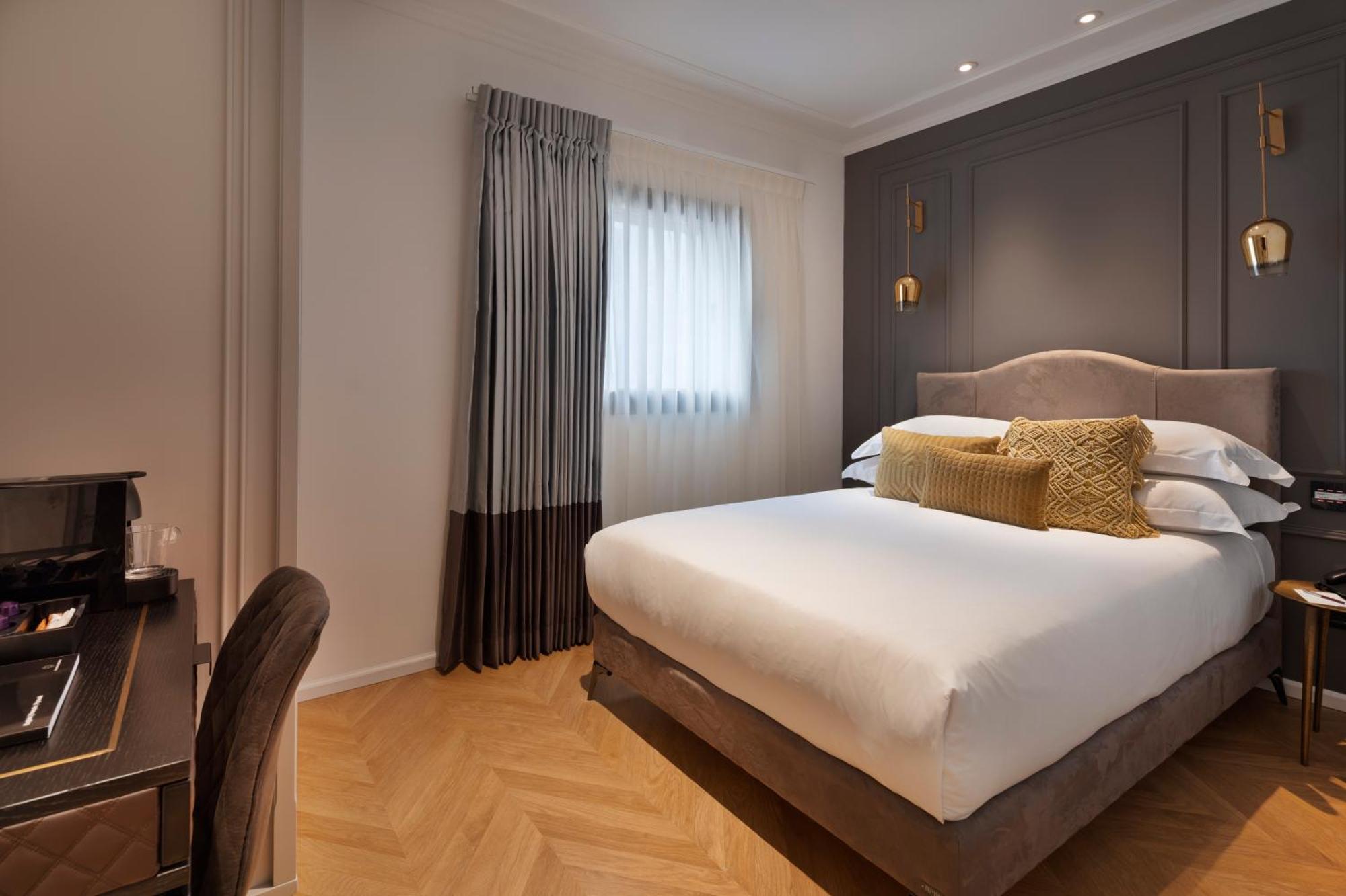 Small Classic Room,1283780041:JPEG