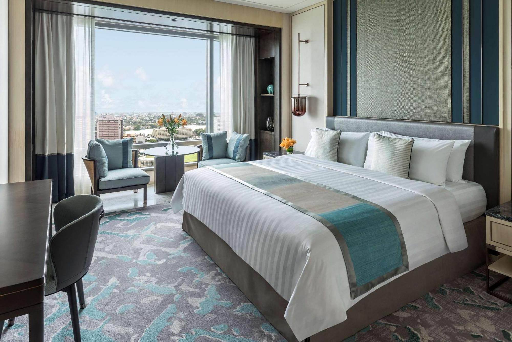 Suite Deluxe Lake View King Complimentary Upgrade to the Suite or One-Bedroom Apartment Early Check at 10 AM on Availability USD 30 F&B OR Spa Credit Complimentary Afternoon Tea Sunset Cocktails & Canapés