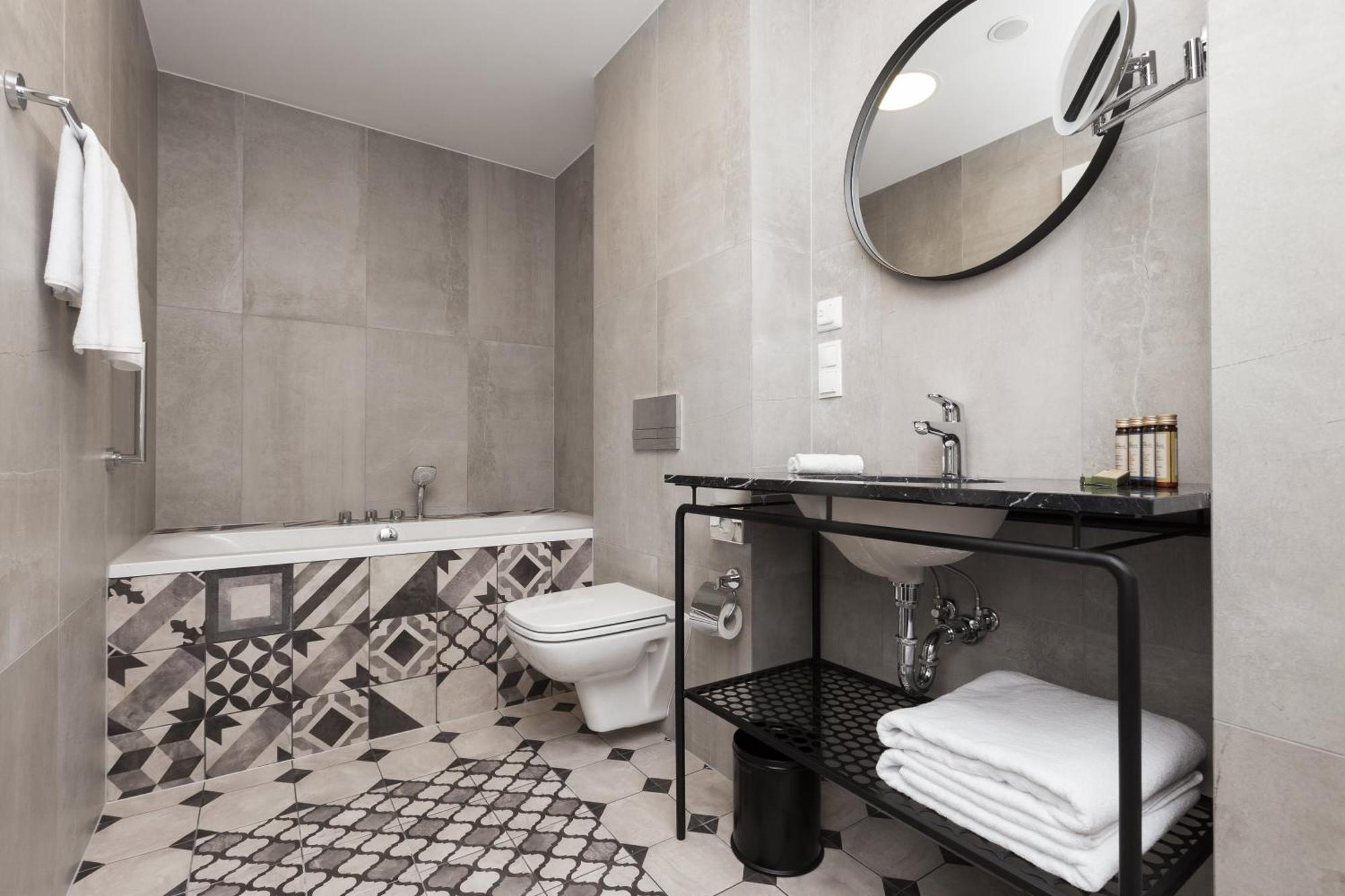 Premium King Room
