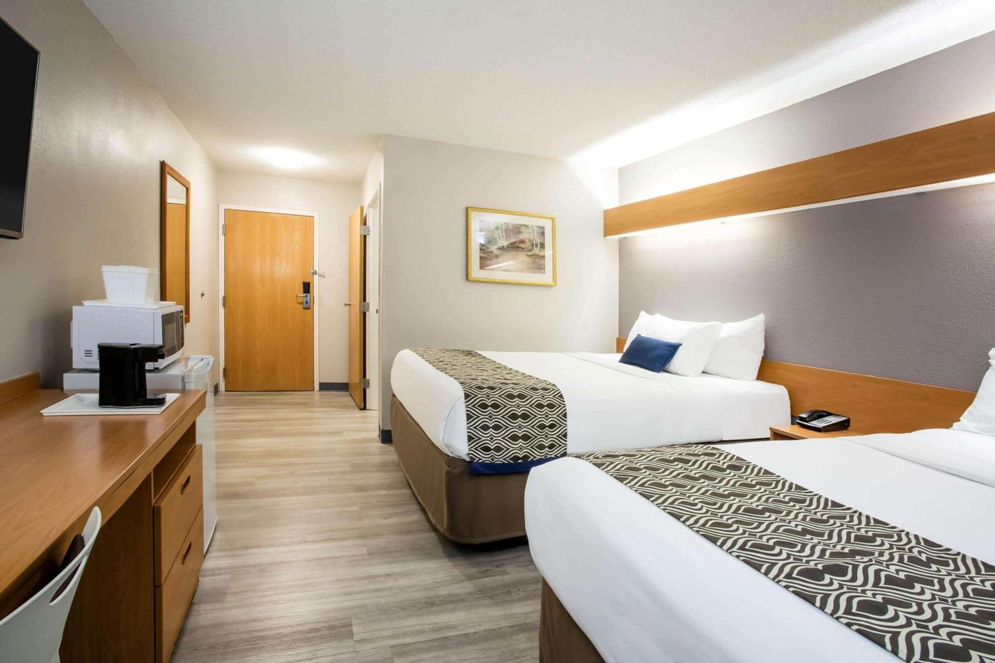 Queen Room with Two Queen Beds - Non-Smoking