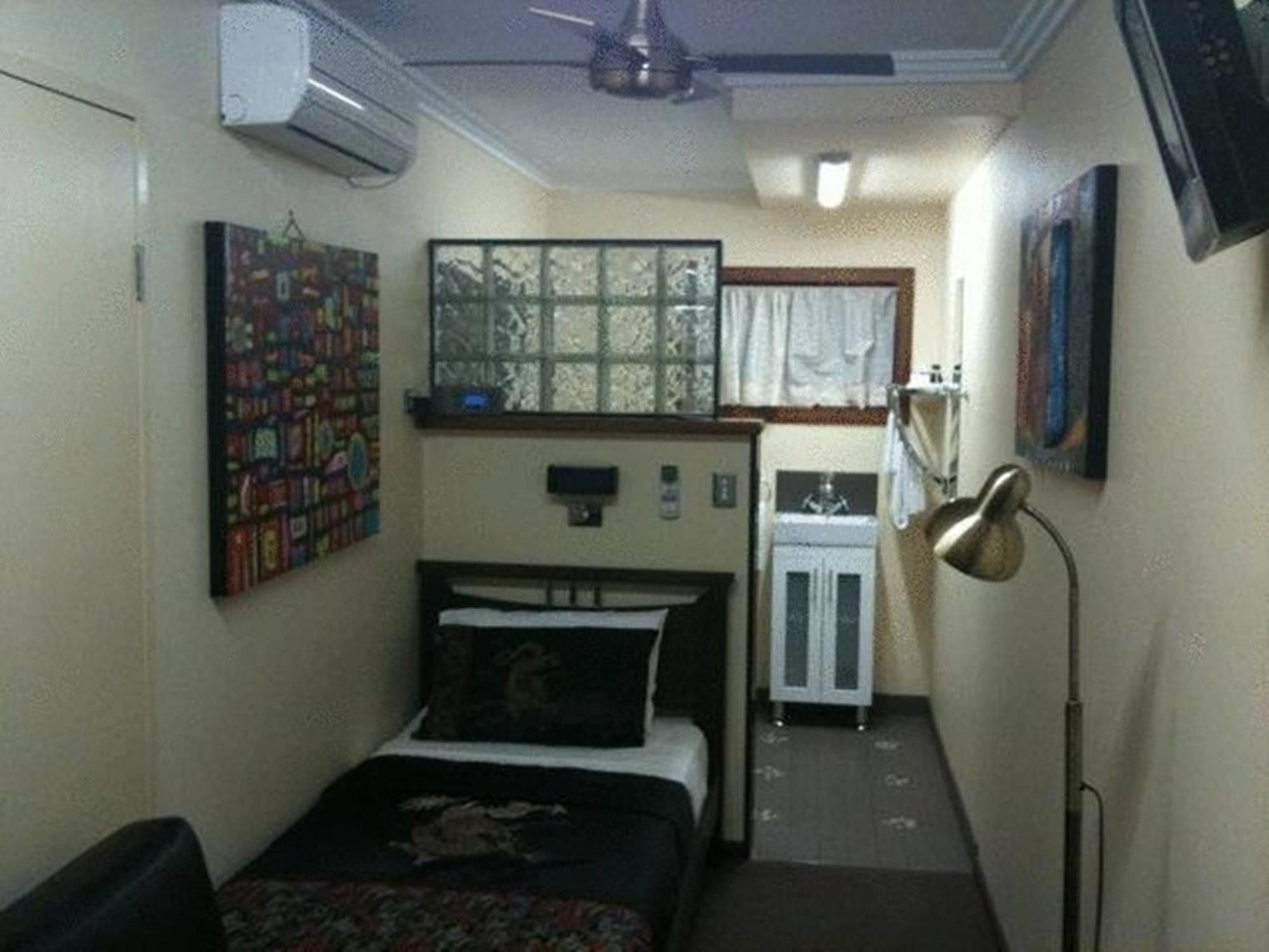 Single Studio